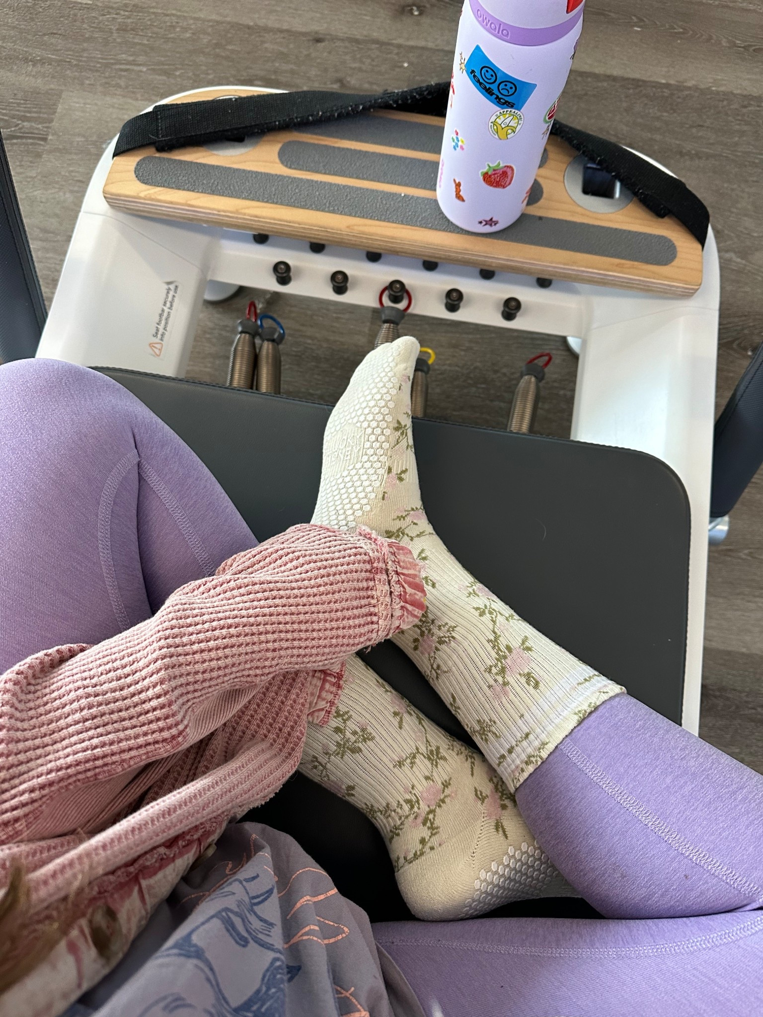 💜💜💜

Leggings - S
T-shirt - S
Sports bra - L 🐮 
Waffle-knit jacket - S
Water bottle - 32 oz 

#LTKSaleAlert #LTKHome #LTKActive