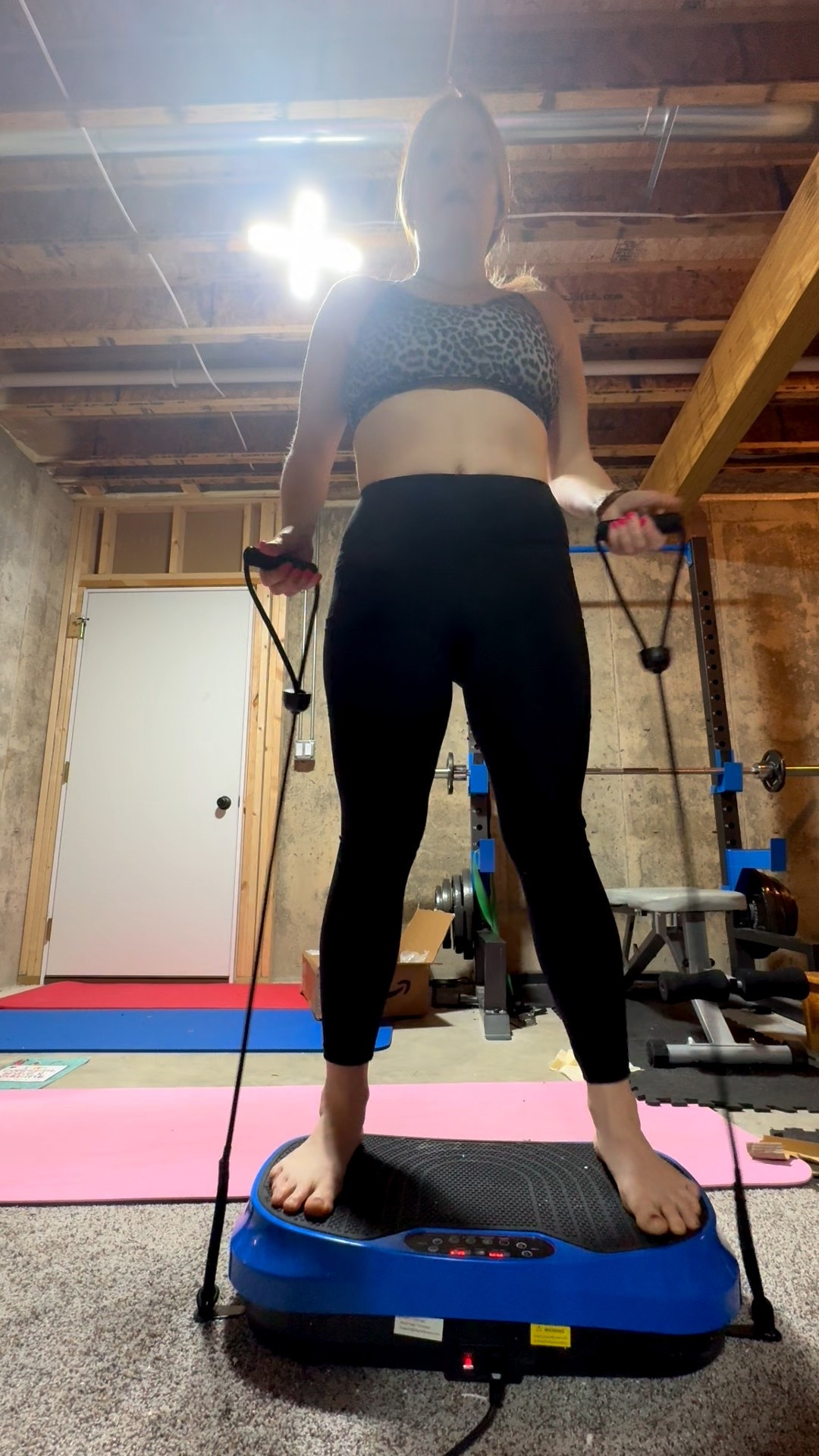 Lymphatic Vibrational plate! 

Benefits:
▪️Supports lymphatic drainage
▪️Reduce swelling/water retentionn
▪️Ease muscle tension/tightness
▪️Improve Circulation
▪️Improve Balance
▪️Increase bone density
