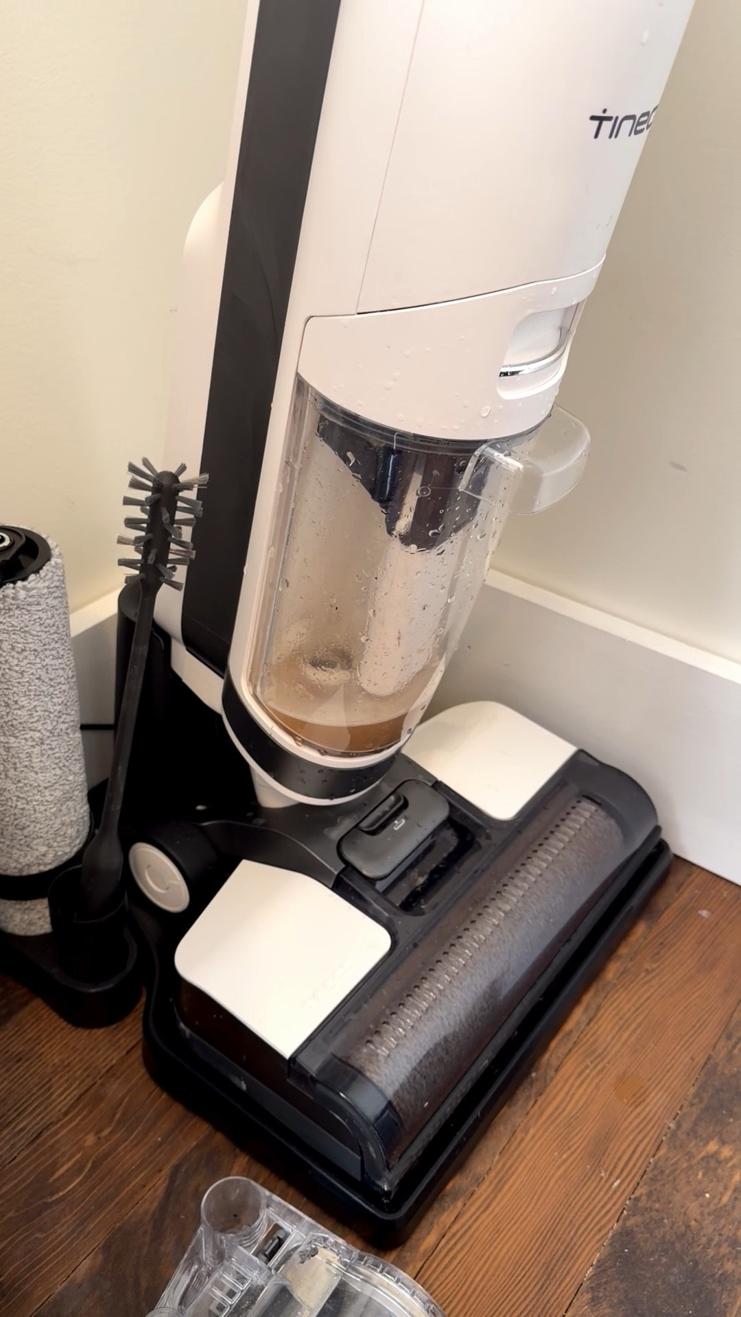 It even self-cleans 🙌🏻 I mean, really?! Doesn’t get more exciting than this, friends! 

I’ve been eyeing this for years, and finally had enough of the Swiffer. And WOW WOW WOW I’m shocked at the dust and dirt this continues to pull from my floors. It’s gross, but so satisfying! 

It’s also on sale so RUN! @Tineco @kohls 

#LTKHome #LTKSaleAlert #LTKstorytime