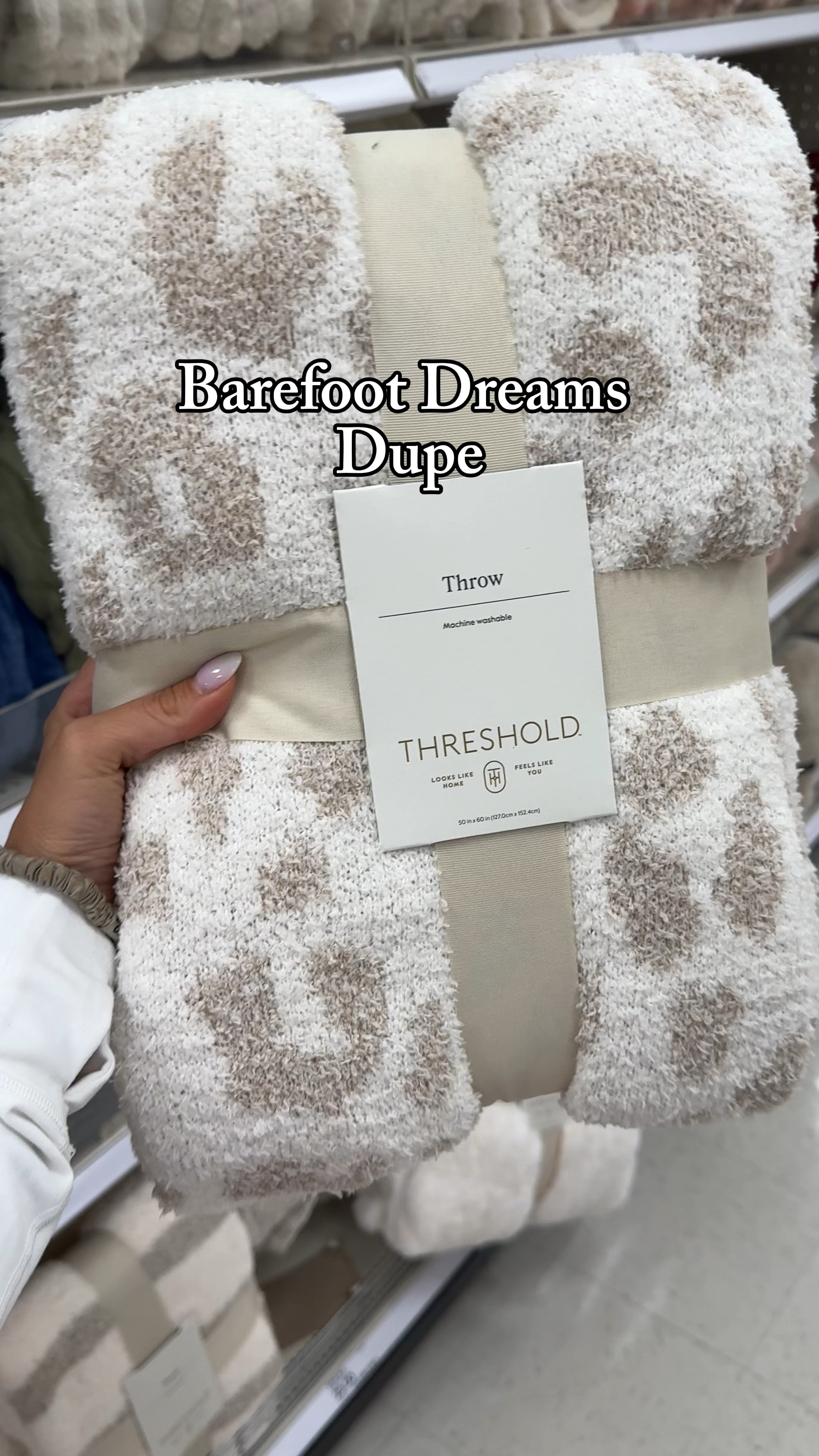 $30 Barefoot Dreams Dupe! 


Target | barefoot dreams | dupe | home | throw blanket 

#LTKFindsUnder50 #LTKHome #LTKVideo
