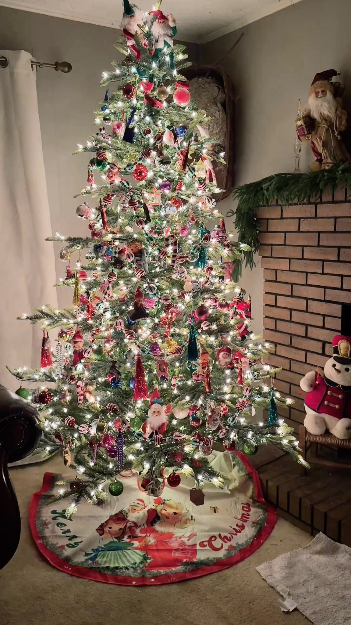 My sister Lisa is the master of vintage Christmas 🎄✨
Her tree is new (Amazon!) but every ornament is a true vintage find. Linking look-alikes from Amazon + Walmart for anyone wanting that shiny brite + bubble light nostalgia!

Follow @bessieandcompany for more little everyday moments from our Georgia garden, plus Southern recipes, cozy home, and holiday inspo. 🤍

#vintagechristmas
#oldfashionedchristmas
#shinybrites
#bubblelights
#christmastreeszn
#holidaydecorideas
#christmasdecor2025
#vintageholidaystyle
#nostalgicchristmas
#retrochristmas
#colorfulchristmasdecor
#holidayaesthetic
#christmashomedecor
#christmasinspo
#amazonfinds
#walmartfinds
#ltkhome
#ltkvintage
#ltkholiday
#ltktrending

#LTKHoliday #LTKSeasonal #LTKHome