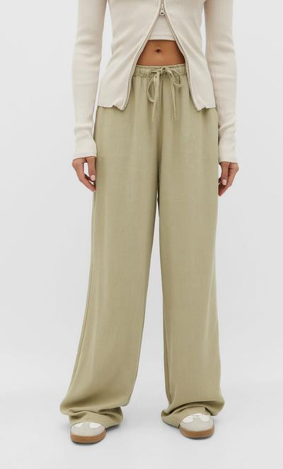 Loose-fitting linen blend trousers - Women's See all | Stradivarius United Kingdom | Stradivarius (UK)