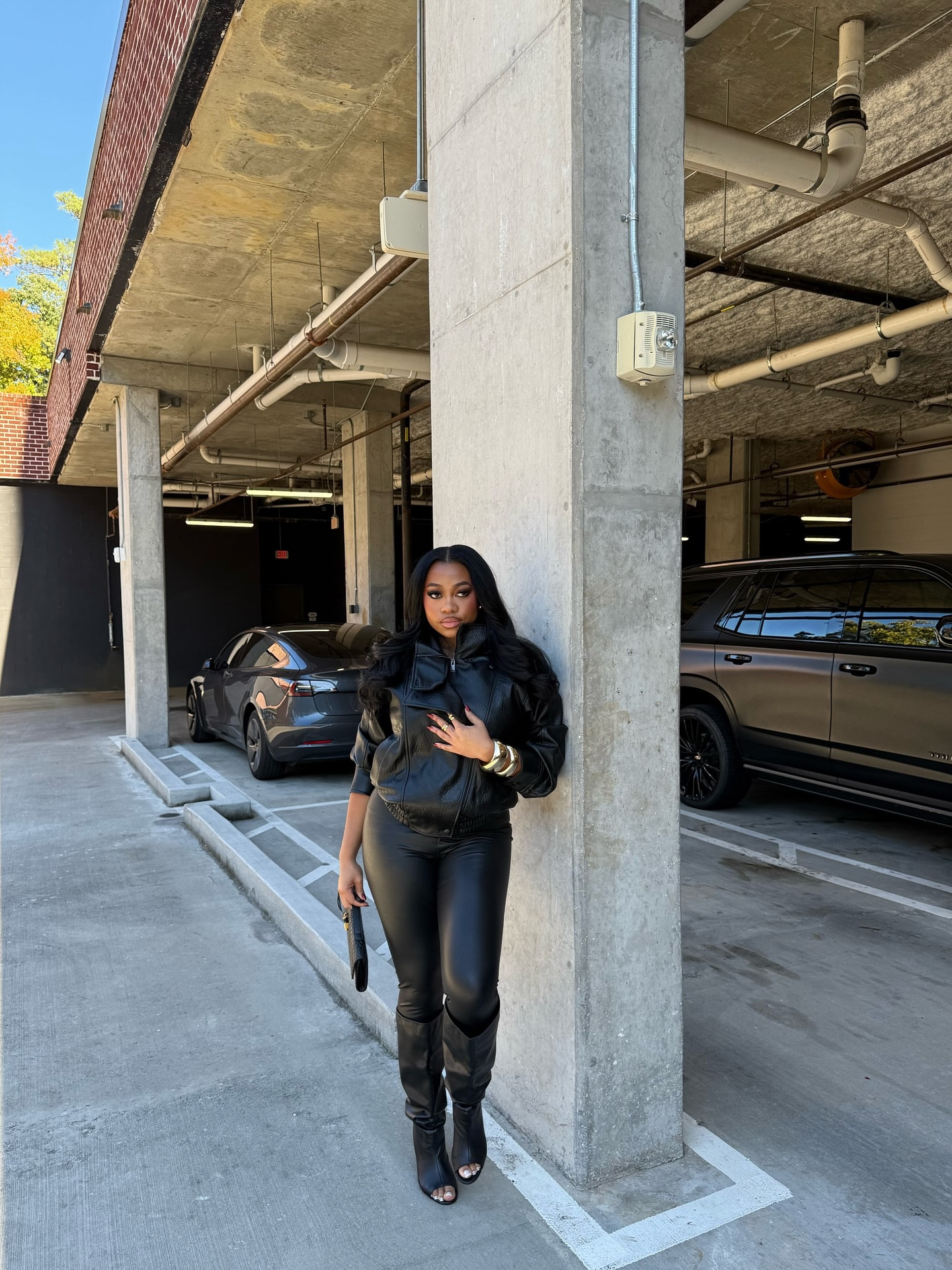 Whew🥰

Jacket @zara 
Bottoms @khy 
Shoes @shopakira 
Bag @amazonfashion

Linked in my LTK