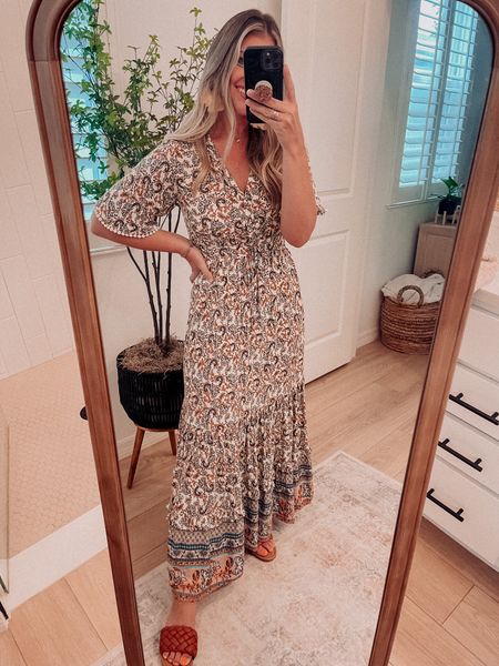 My fave amazon maxi dress ever ever ever!! True to size - in a small. I’ve had it for years. Even wore it pregnant with sissy! Just size up if you’re expecting. It’s the most perfect lightweight and flowy dress ever. So flattering too! 