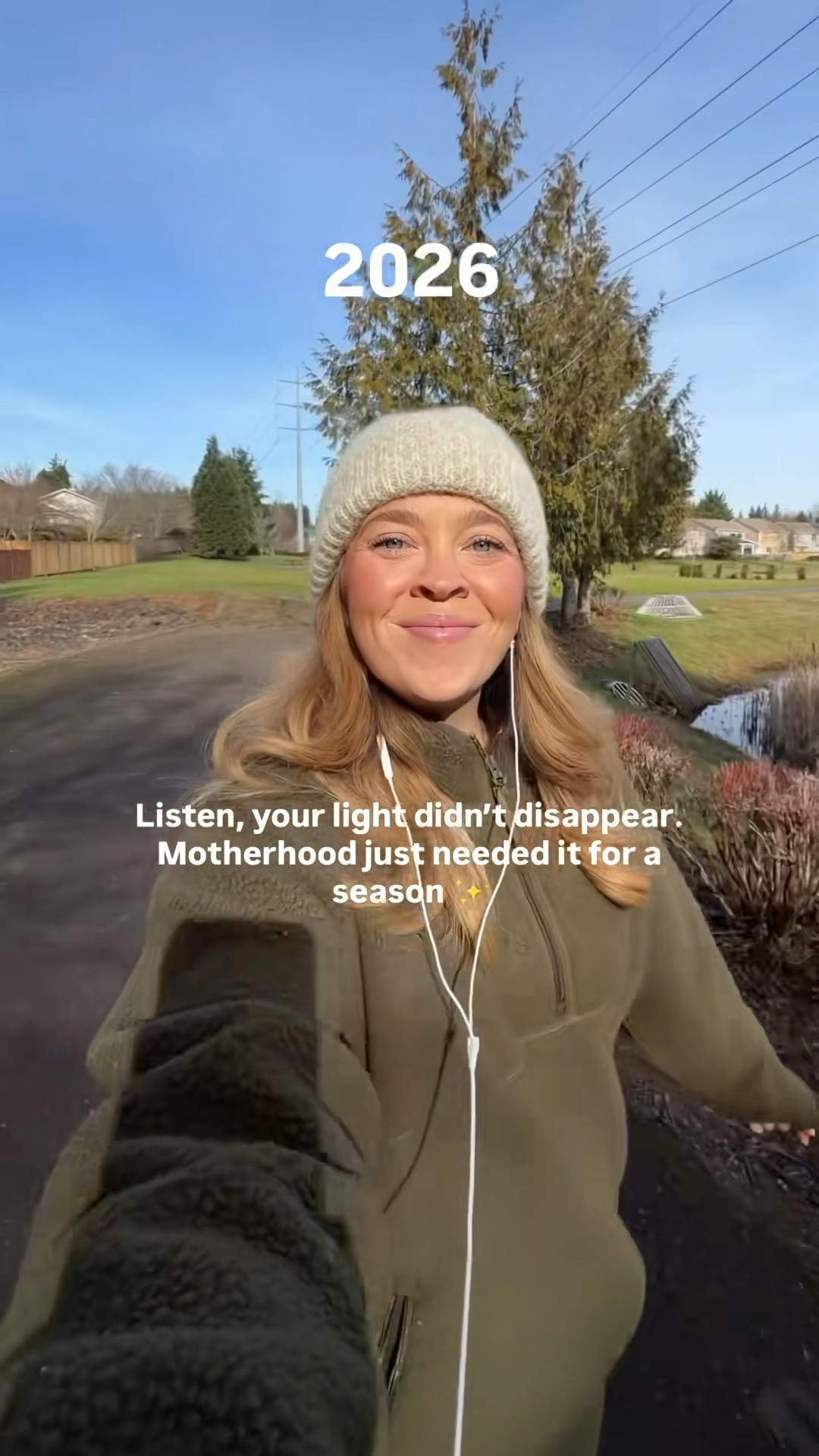 Winter Active Outfit of the Day 👟💚 This jacket is an Aritzia look for less! Size 10 | M\L | 5’3” 

#LTKActive #LTKfitnessgoals #LTKootd