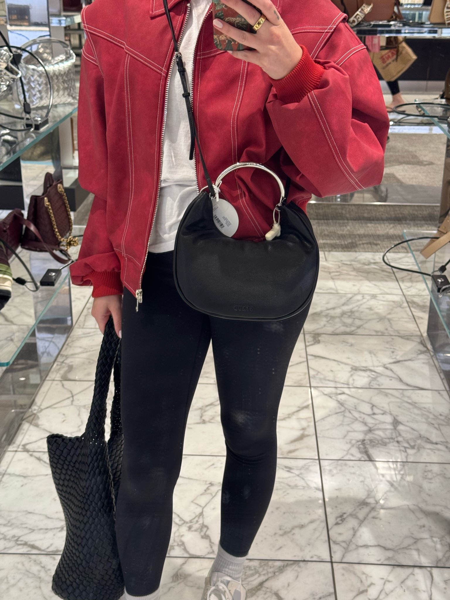 Shopping OOTD 

OOTD, casual, lioness, streetwear 

#LTKStyleTip #LTKActive #LTKItBag