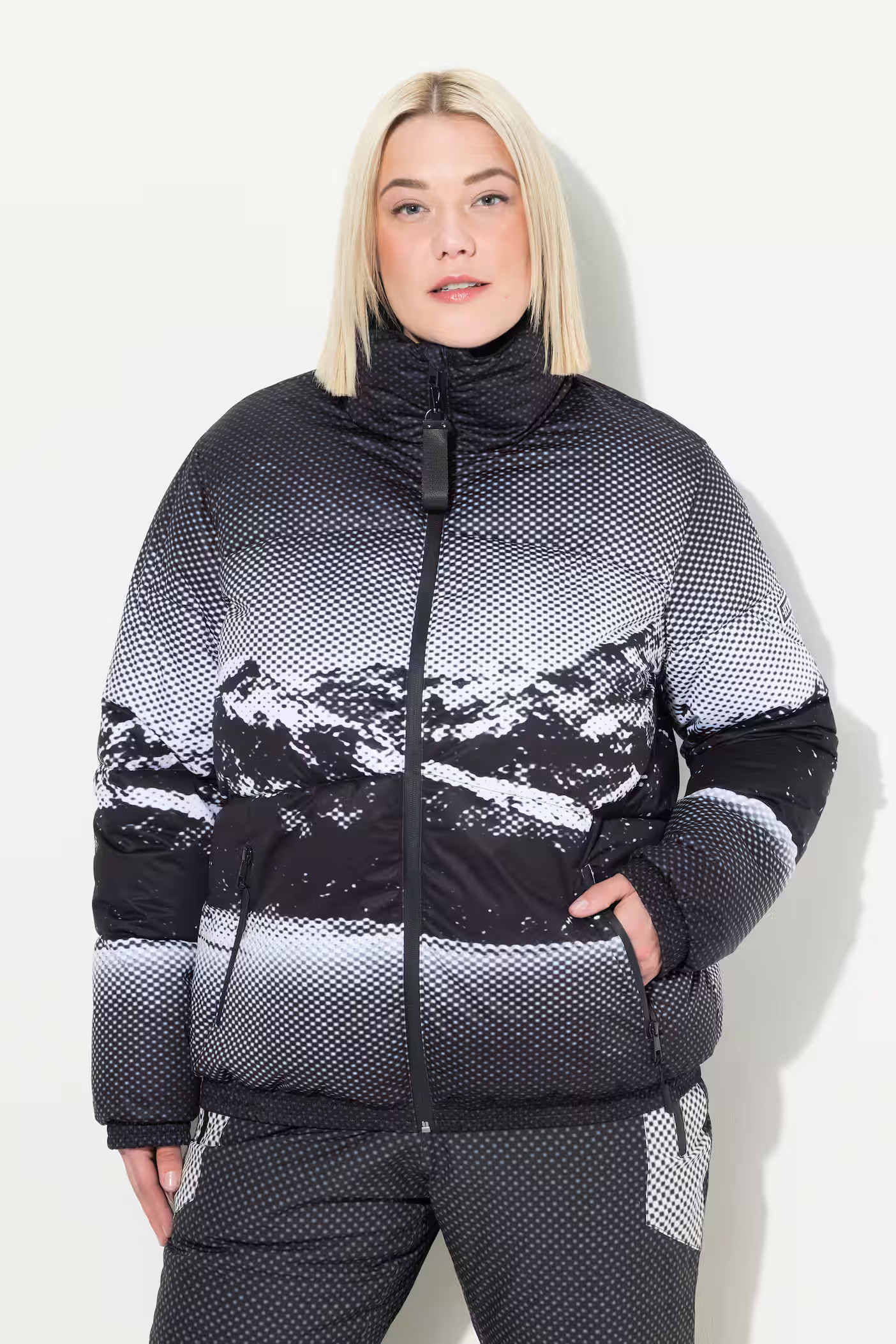HYPRAR Mountain Scene Performance Puffer Coat | Ulla Popken - US