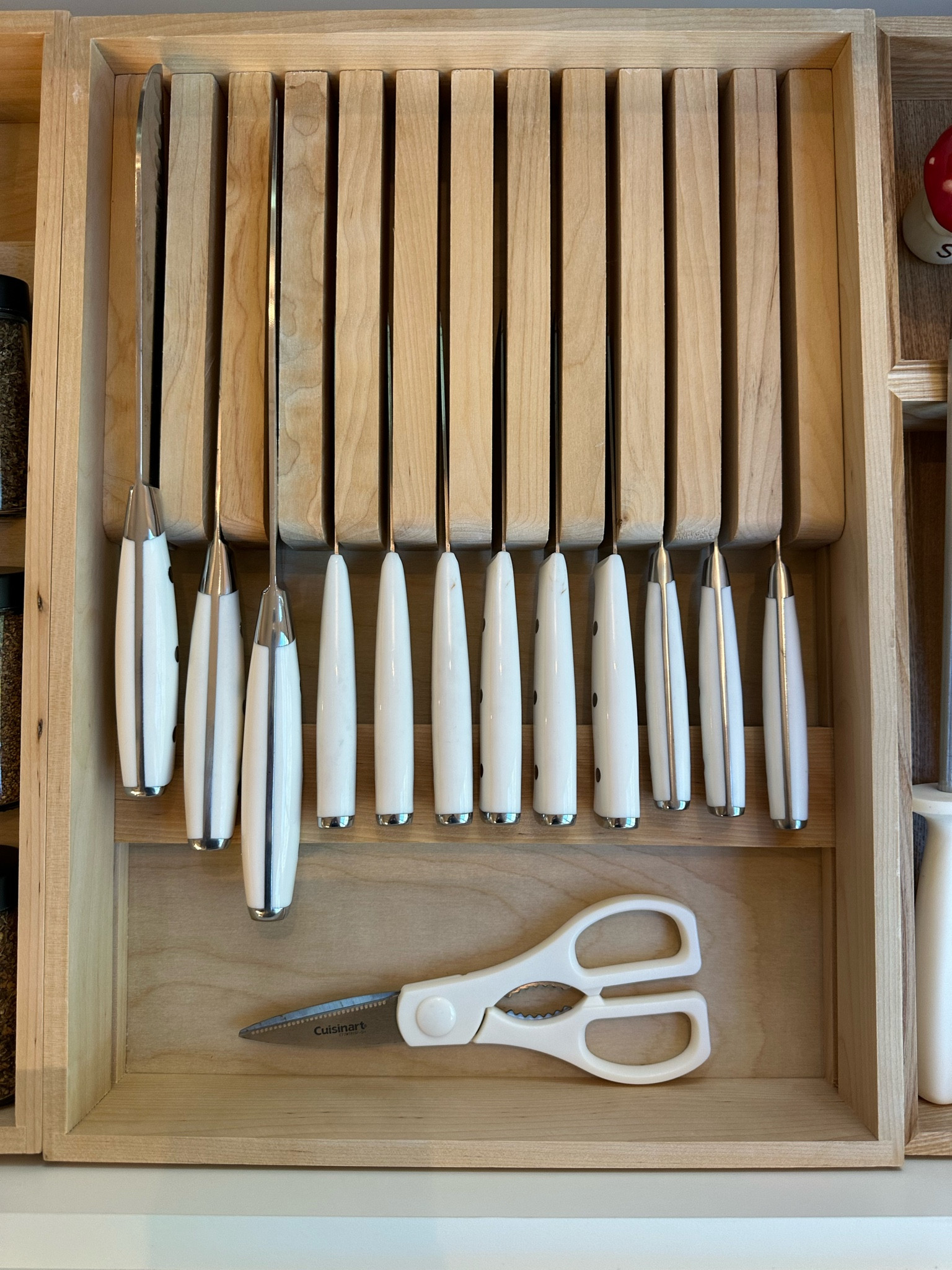 Knife Organization 