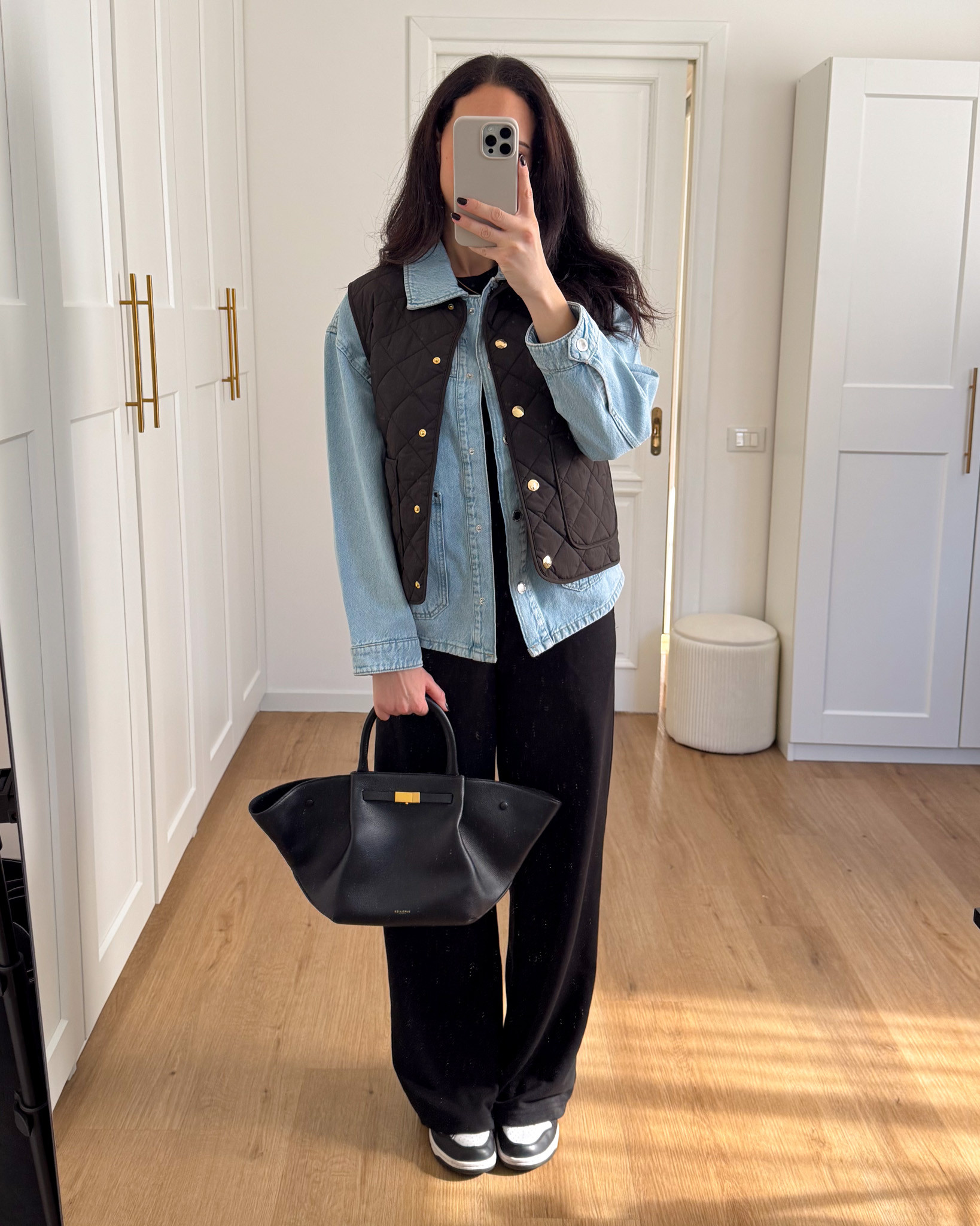 Fall comfy outfit

Denim Jacket S
T-shirt XS
Joggers S
Gilet XS 

 #LTKeurope #LTKautumn