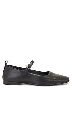 Vagabond Shoemakers Delia Flat in Black from Revolve.com | Revolve Clothing (Global)