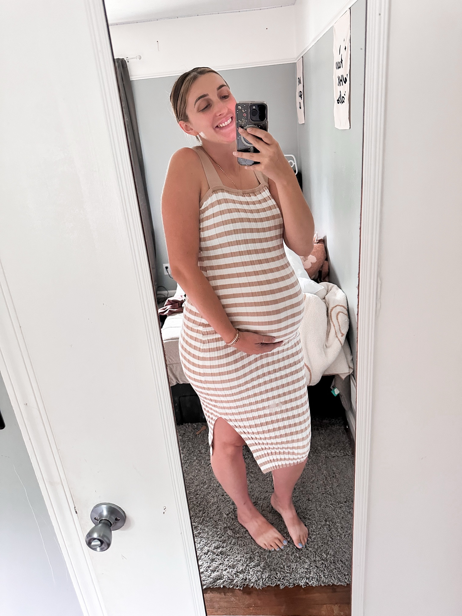 Bump friendly dress 🤰perfect for a baby in the belly and out of the belly! It has so much stretch

#LTKStyleTip #LTKFamily #LTKBaby