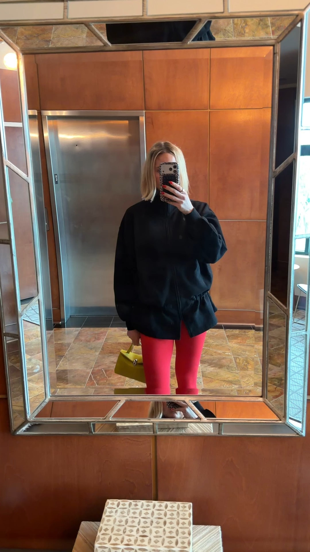 I am loving this drop waist aritzia fleece! It is so comfortable, but it looks elevated and stylish. I’m wearing a small. I wear an extra small in the leggings. ￼


@Aritzia @Splits59 

#LTKootd #LTKfitnessgoals #LTKActive