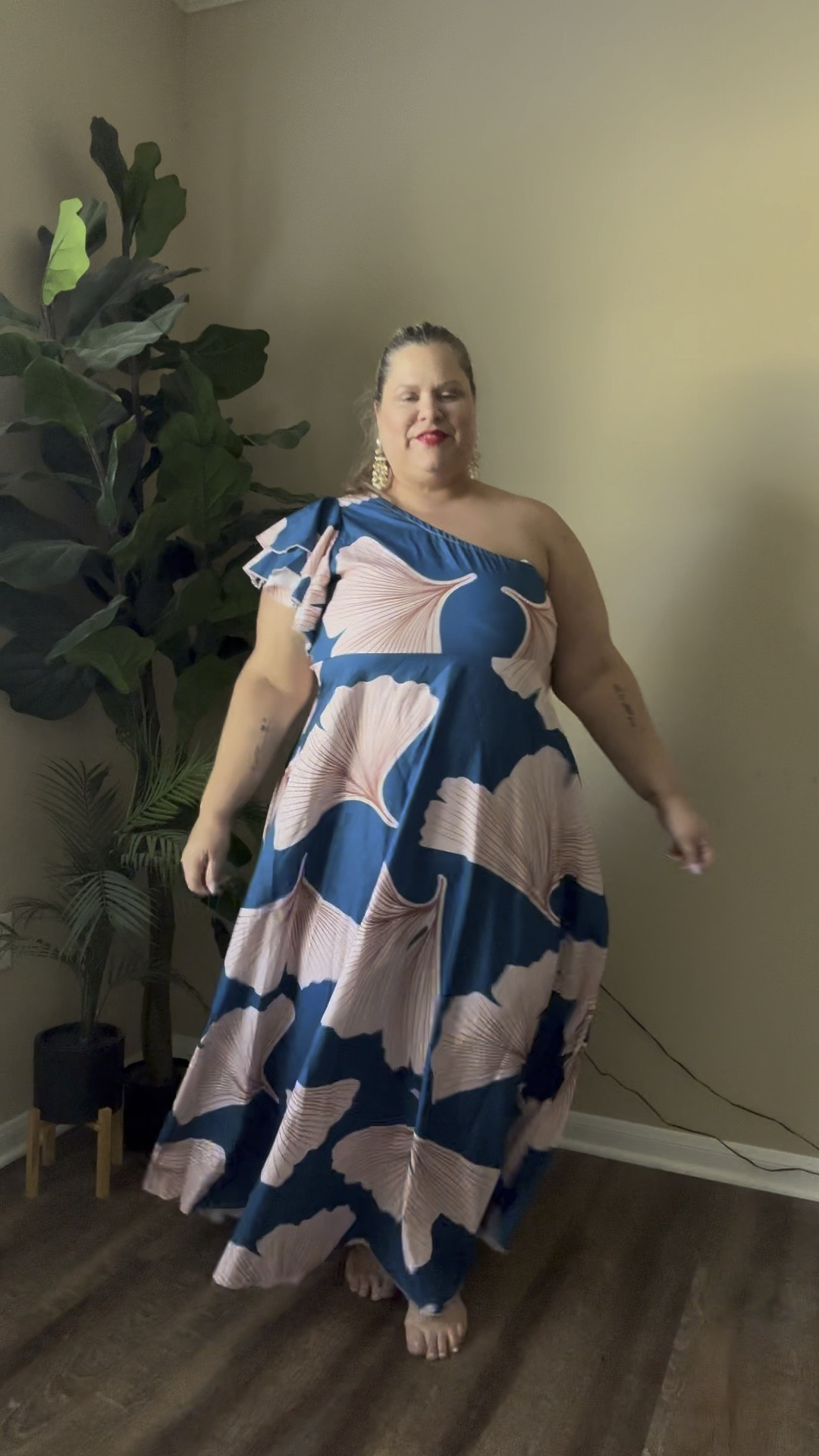 SHEIN dress on sale! (Yes I wore it backwards in this video 🤦🏼‍♀️)

#LTKSeasonal #LTKPlusSize #LTKSaleAlert