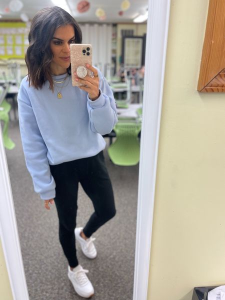 Today’s “cozy” classroom ootd (read in day at school!)
Sweatshirt- sized up 2 sizes to a L
Joggers- size small
Sneakers- Tts , on sale for $45

#LTKunder50 #LTKstyletip #LTKSeasonal