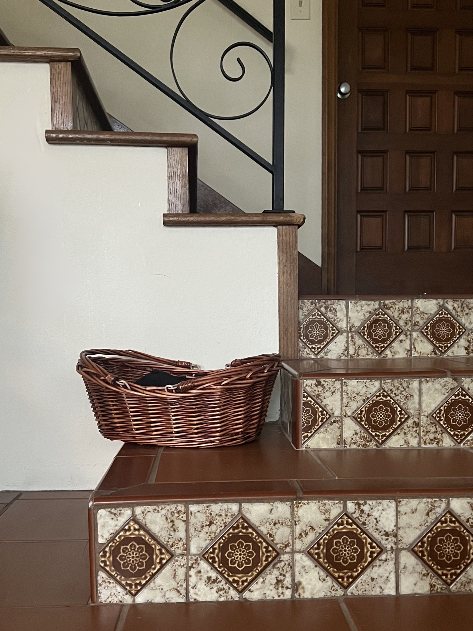 If your stairs are always collecting clutter, this is your sign to add a catch-all basket at the bottom. 🧺 It’s an easy way to corral everything that’s headed upstairs while keeping your home looking organized. Bonus points when the basket is pretty enough to leave out! Linked a similar one!



#FrenchMediterranean #WovenBaskets #BasketDecor #TimelessStyle #LTKHome #LTKFinds #AmazonHomeFinds

#LTKHome