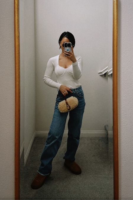 Fall Outfit Ideas (over 40): it’s finally feeling like fall 🍁 Uggs and fluffy bags out they come 🥰 paired with white top & jeans. Classic combo 

#madewell #madewelleveryday 

#fall2023 #everydaycasuallooks #outfitsinspo #fallfashiontrends2023 #fallfashion #ootd #styling #realoutfitideas #fashionat40 #timelessfashion 

Edgy style outfits over 40
Outfit ideas for over 40yr old women 2023 
Classy outfit ideas for women in 40s 
Casual outfit ideas over 40 
Cute outfit ideas over 40 

#LTKstyletip #LTKSeasonal #LTKover40
