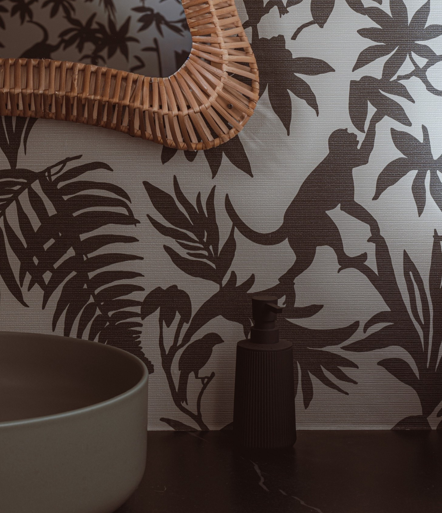 The little details matter — obsessed with this black soap pump that looks $$$ but isn’t 👀🖤

#LTKSeasonal #LTKHalloween #LTKHome