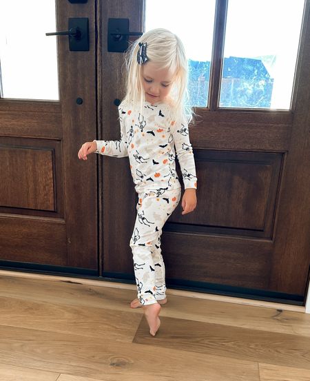 P couldn’t wait to wear her spooky scary skeleton Halloween pajamas! Only $20 for GAP pajamas and only a few sizes left! 
.
.


#LTKSeasonal #LTKkids #LTKHalloween