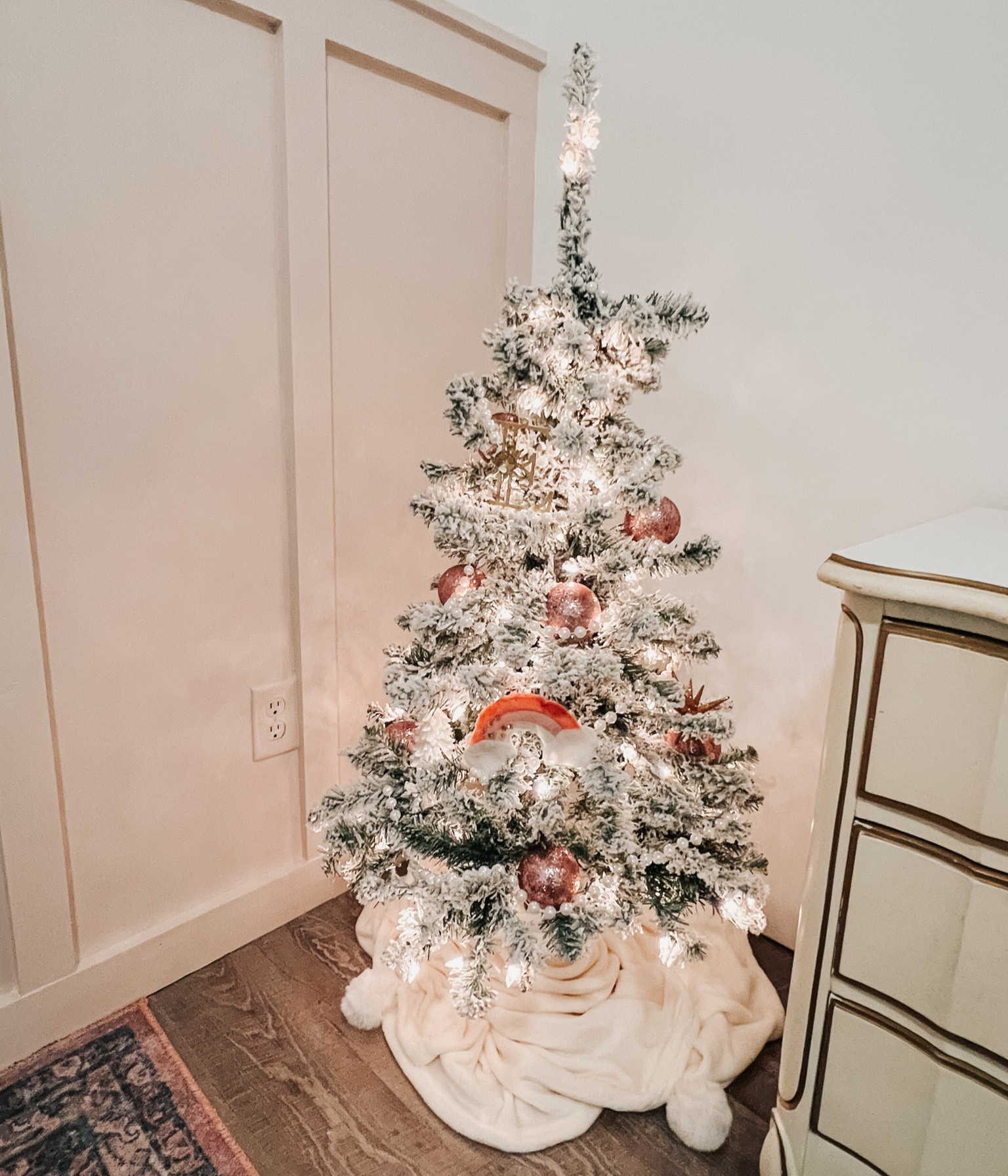 E’s Christmas tree in her room! 

#christmas #christmastree #kidschristmastree #kidstree #girlsroom

#LTKSeasonal #LTKHoliday #LTKkids