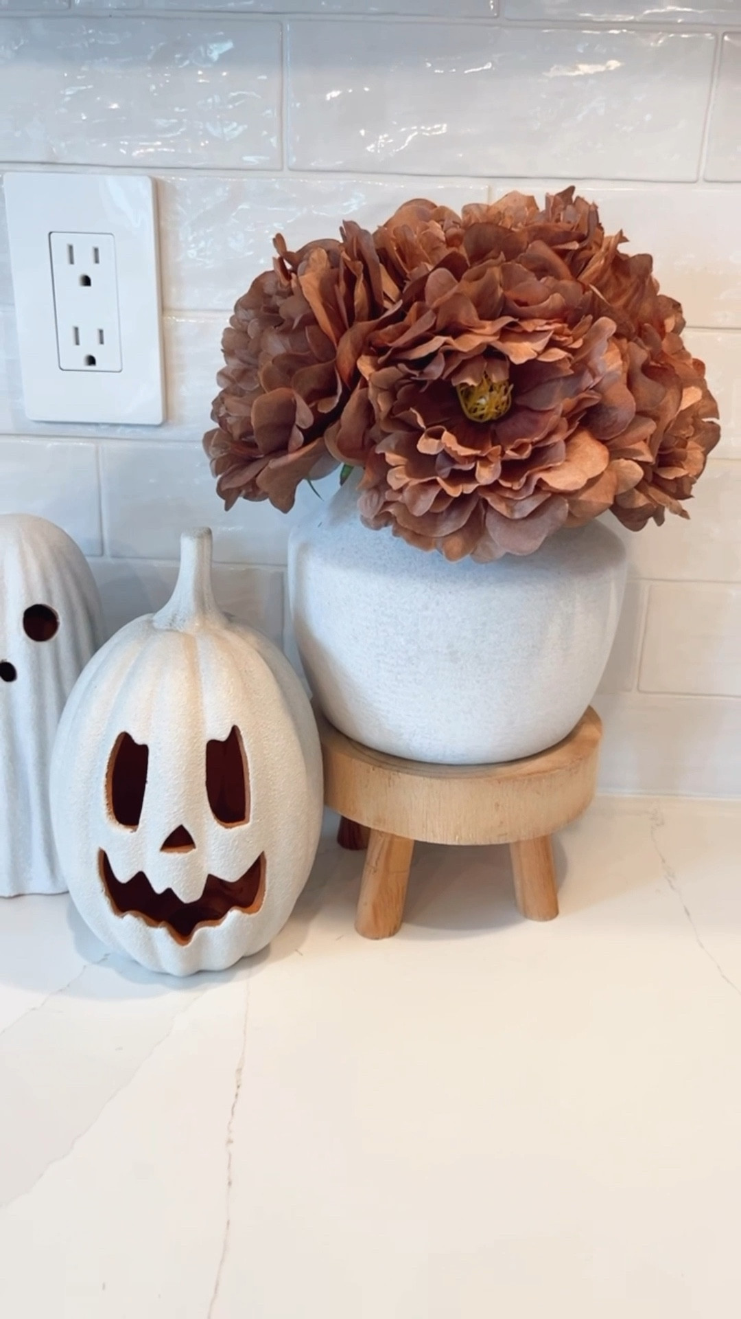 Simple fall decor

#LTKSeasonal #LTKHome #LTKStyleTip