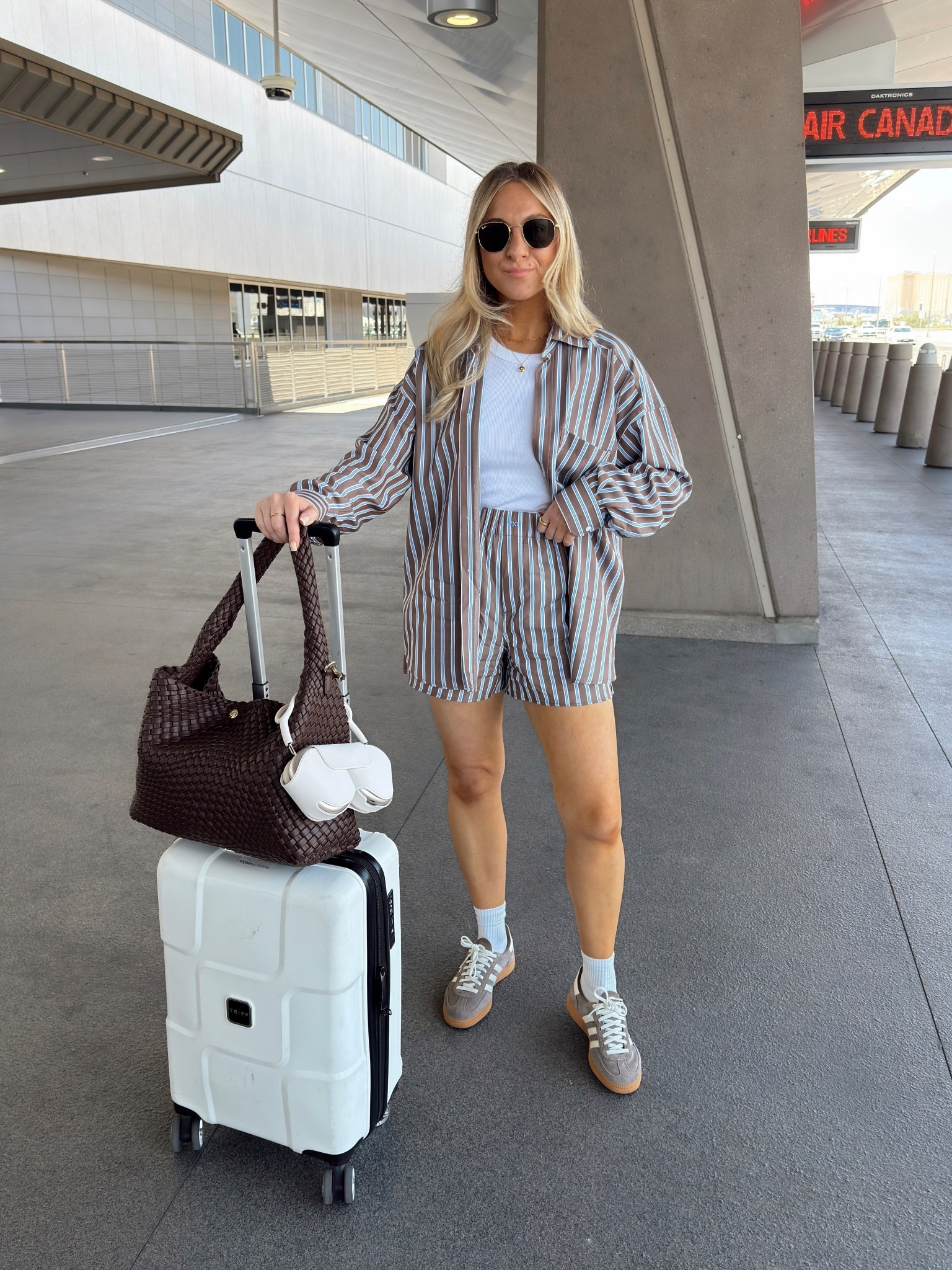 Airport outfit ✈️ 


#LTKsummer #LTKtravel #LTKAroundTheWorld
