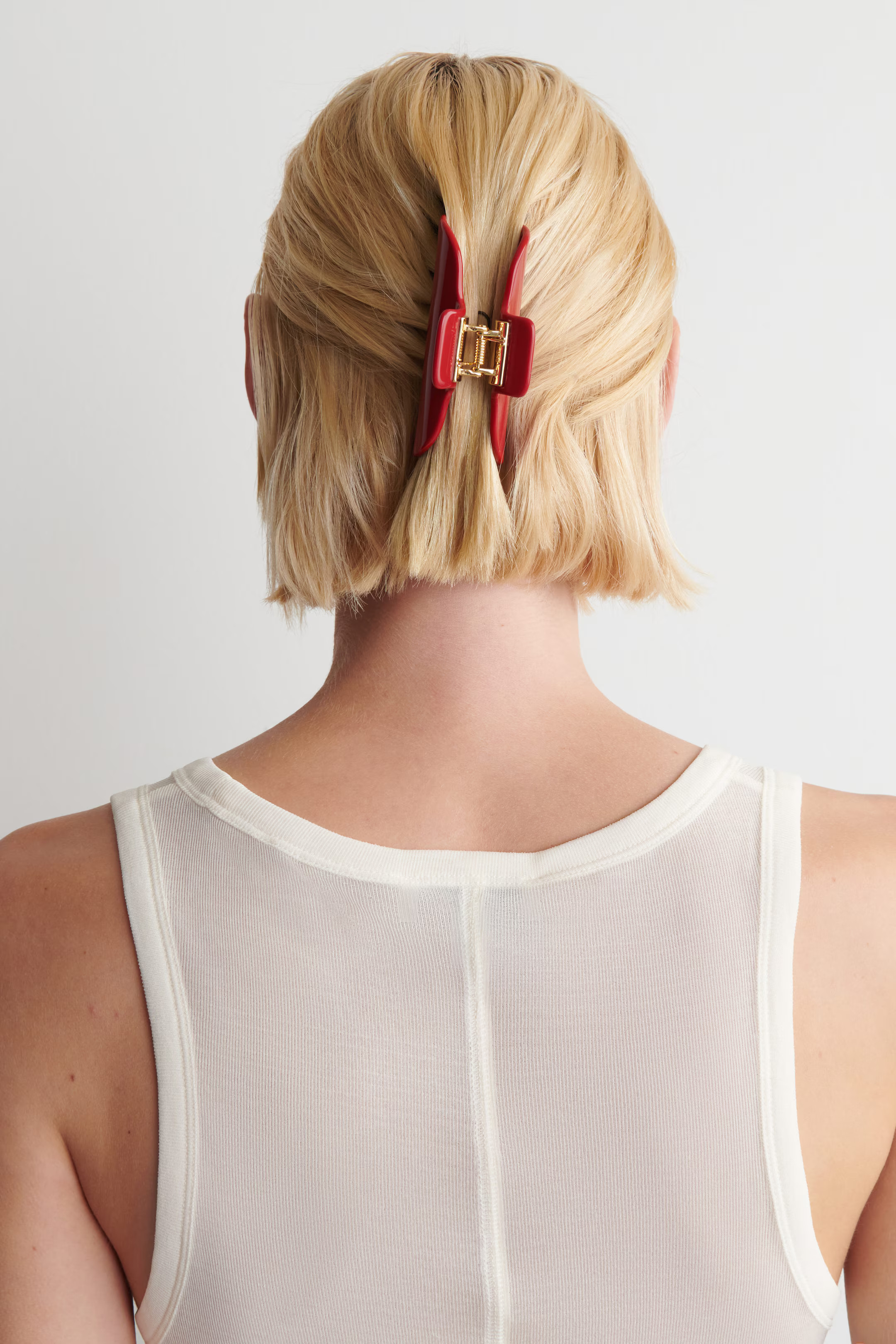 CLAW HAIR CLIP - RED | COS GB | COS UK