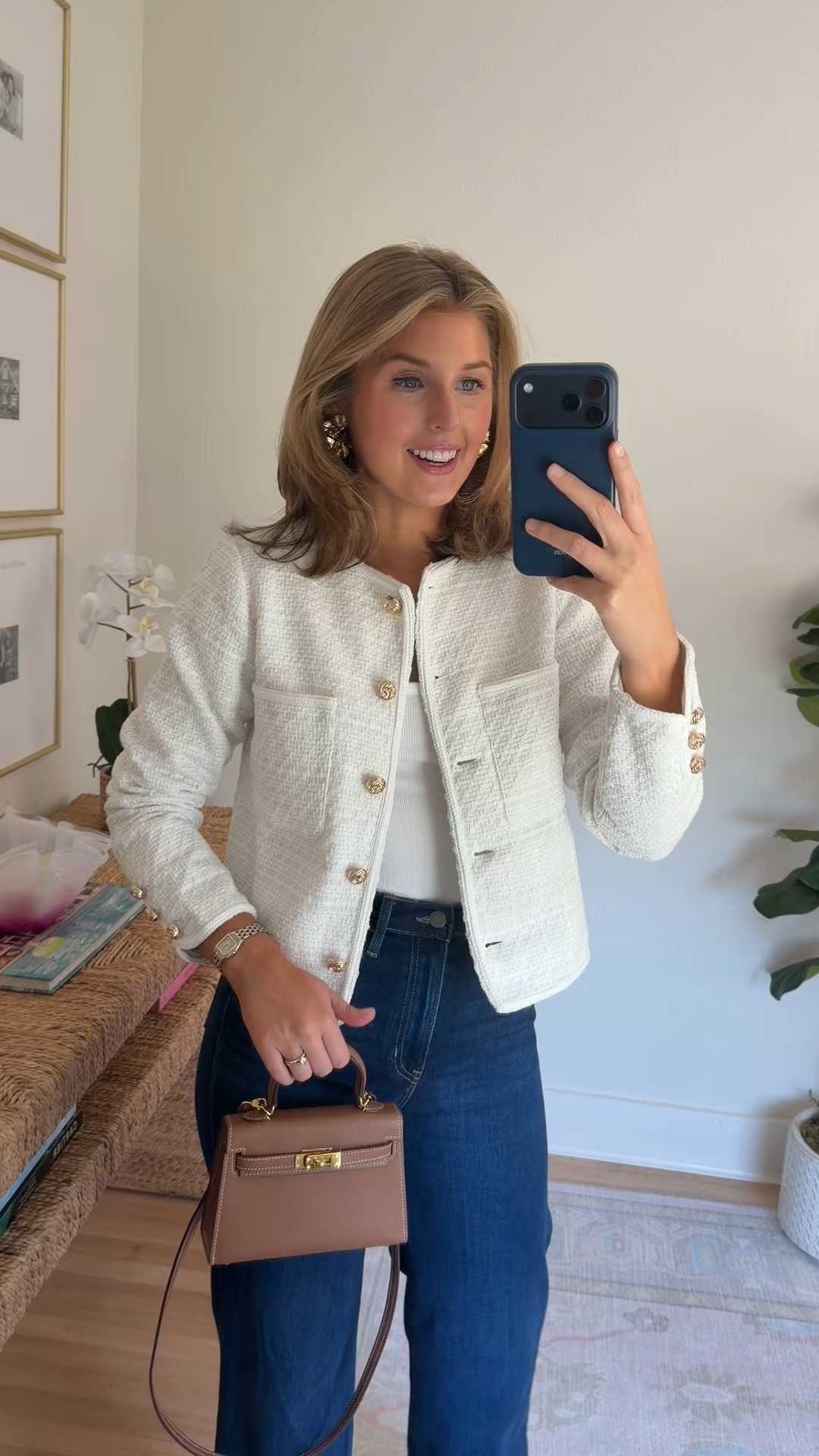 Chic lady jacket from Bloomingdale’s! Wearing a S & 25 in jeans 