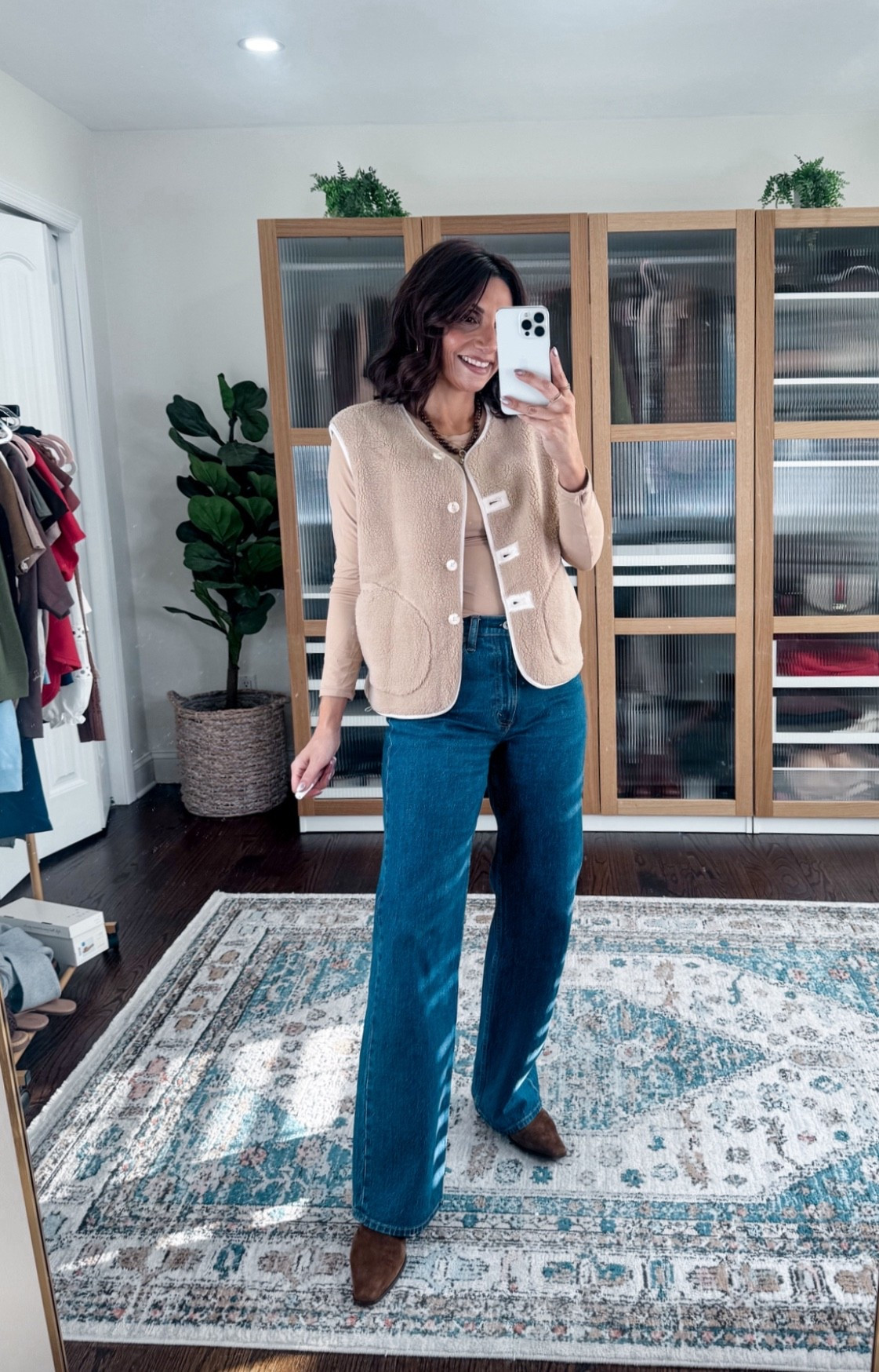 One of my go to jeans 
Abercrombie high rise relaxed jeans 
Size 26

#LTKSpringSale #LTKootd #LTKOver40