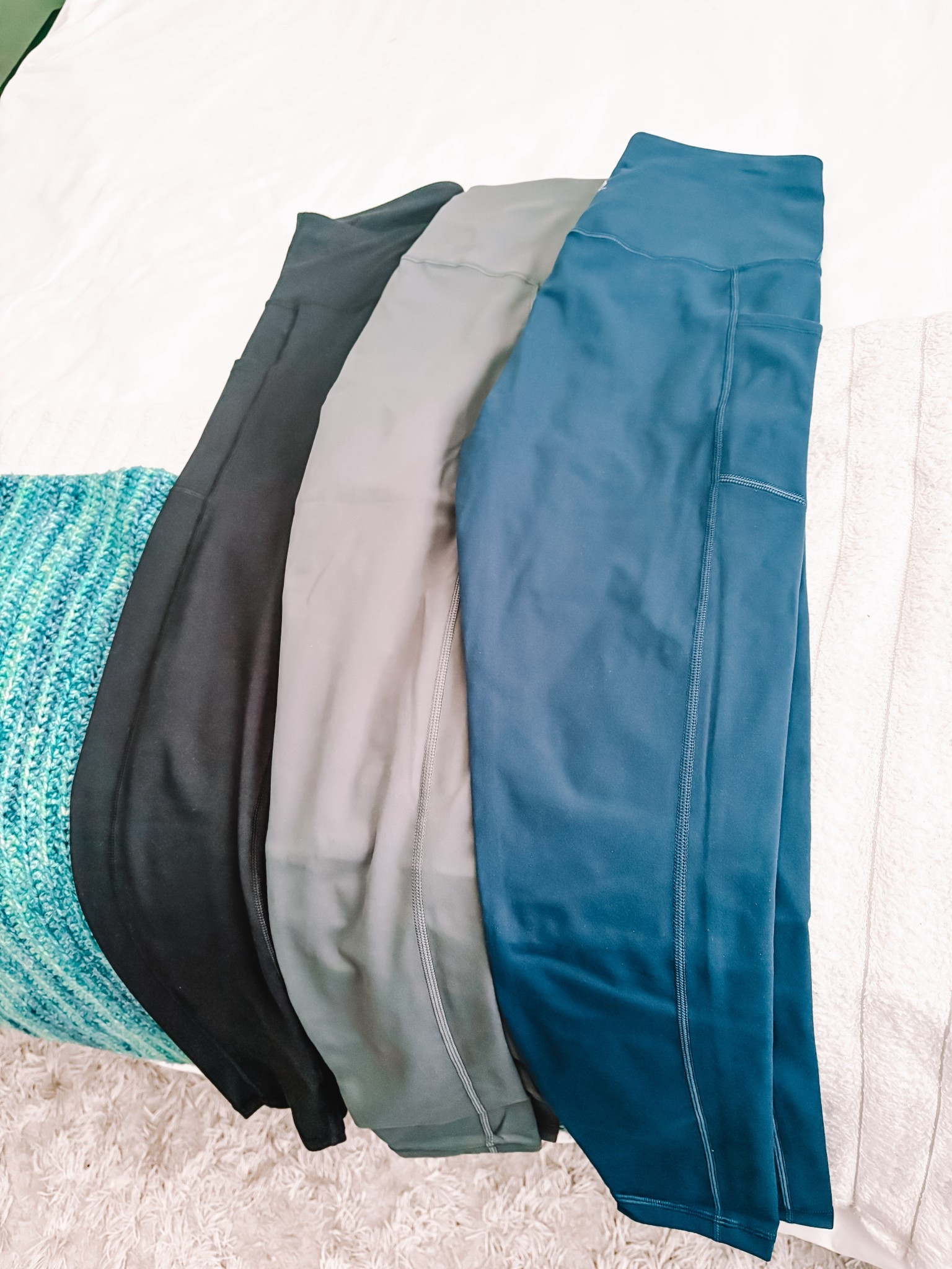 Fall gym wear!! 
Get 3 assorted colors for under $50!
Fit TTS!!

High Waist Yoga Pants with Pockets, Tummy Control Workout Running Yoga Leggings for Women

#LTKStyleTip #LTKFindsUnder50 #LTKActive