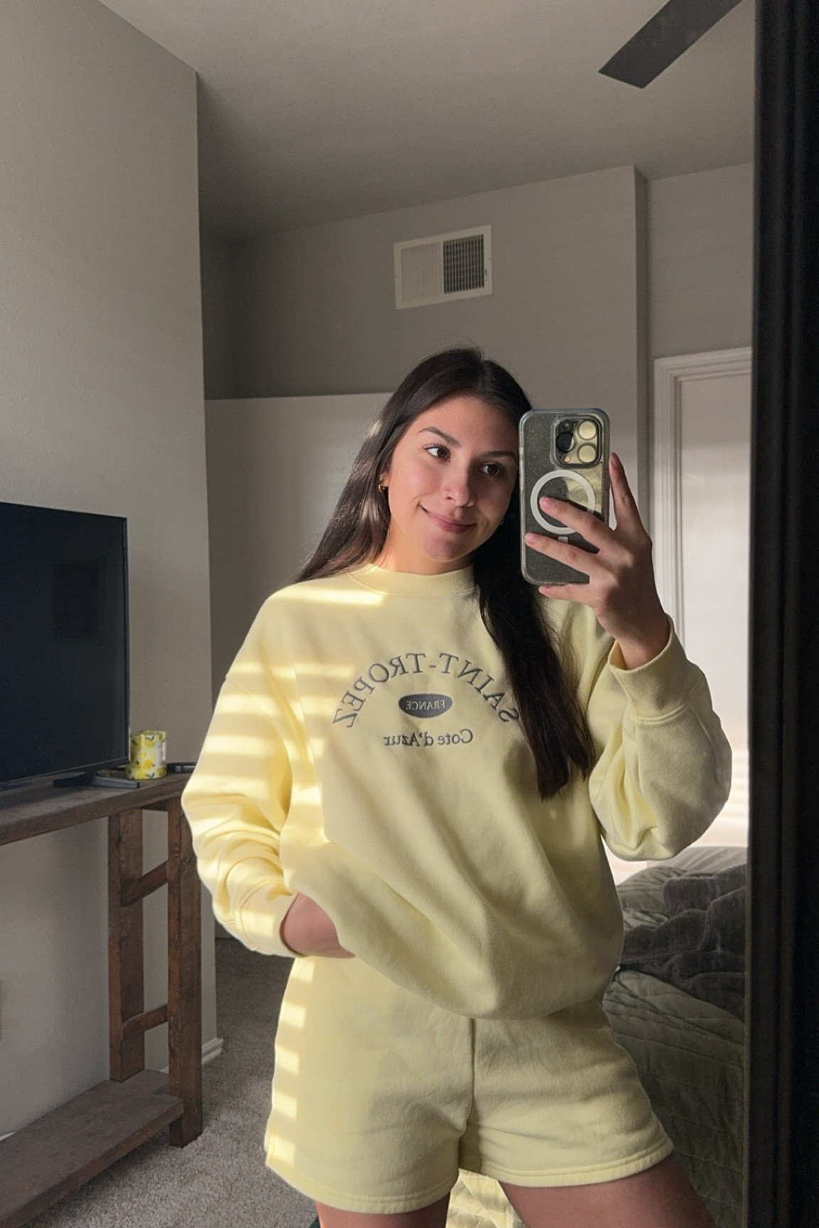 Found the comfiest set with an oversized fit💛💛giving summer vibes

Sweatshirt: XS
Sweatshorts: XS

#LTKSpringSale #LTKstyletip #LTKSeasonal
