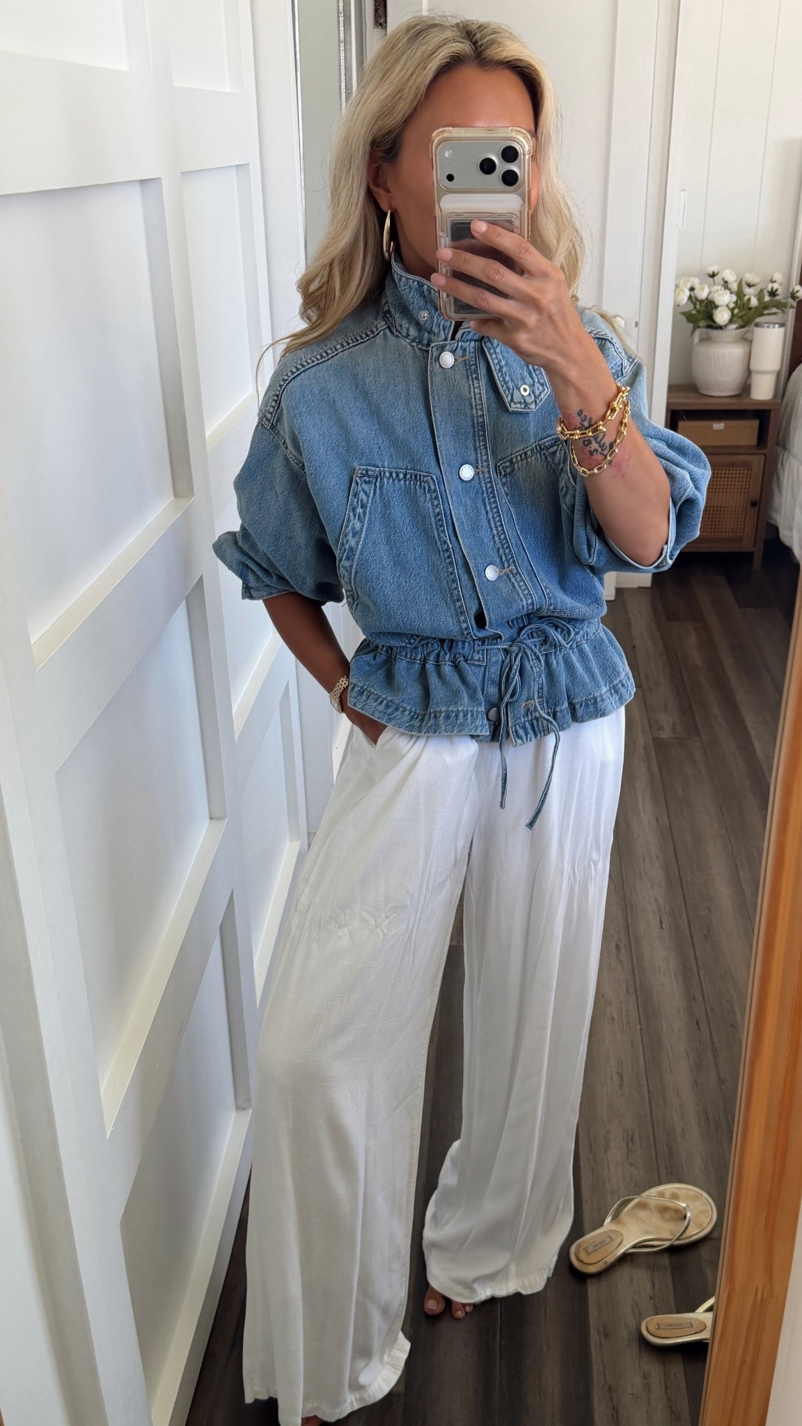 OH MY GODH LADIES THIS IS THE CHICEST DENIM JACKET EVERRRR! Everything about it is PERFECT. It’s light, it’s chic, it’s not bulky! I looooove this one. It’s a KEEPER! Wearing an xs. 

#LTKTravel #LTKPetite #LTKSeasonal