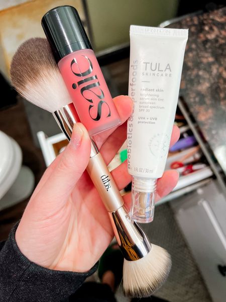 My top 3 favorite makeup products/tools at the moment! This Saie Dew blush is GORGEOUS (in shade Sweetie)! Always have loved the Tula skin tint too! And this Dibs brush is the perfect applicator!😍 


#LTKSpringSale #LTKbeauty #LTKfindsunder50