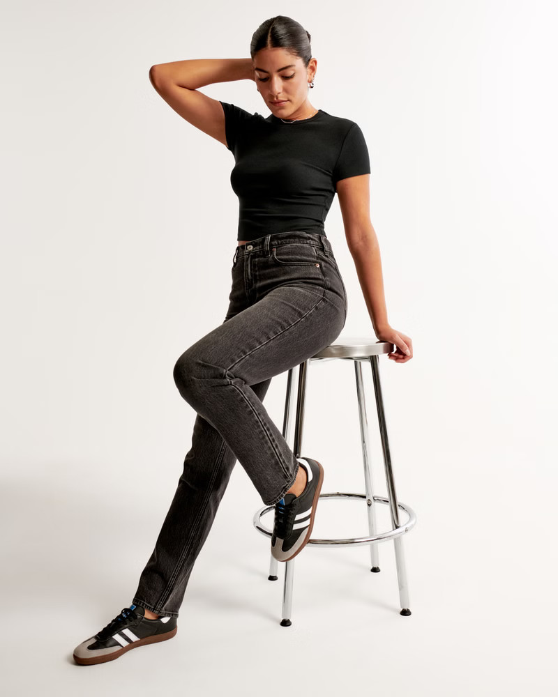 Curve Love Mid Rise 90s Straight Jean | Abercrombie & Fitch (US)