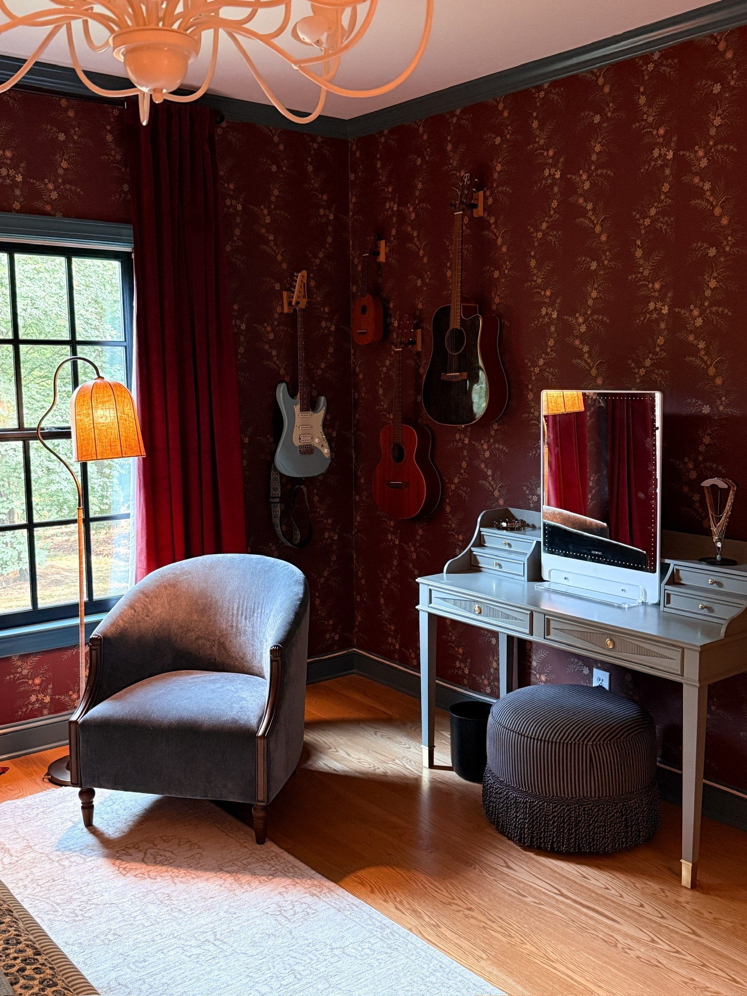 did some rearranging in Greta’s room today 🎸

#LTKdayinmylife #LTKmomlife #LTKHome