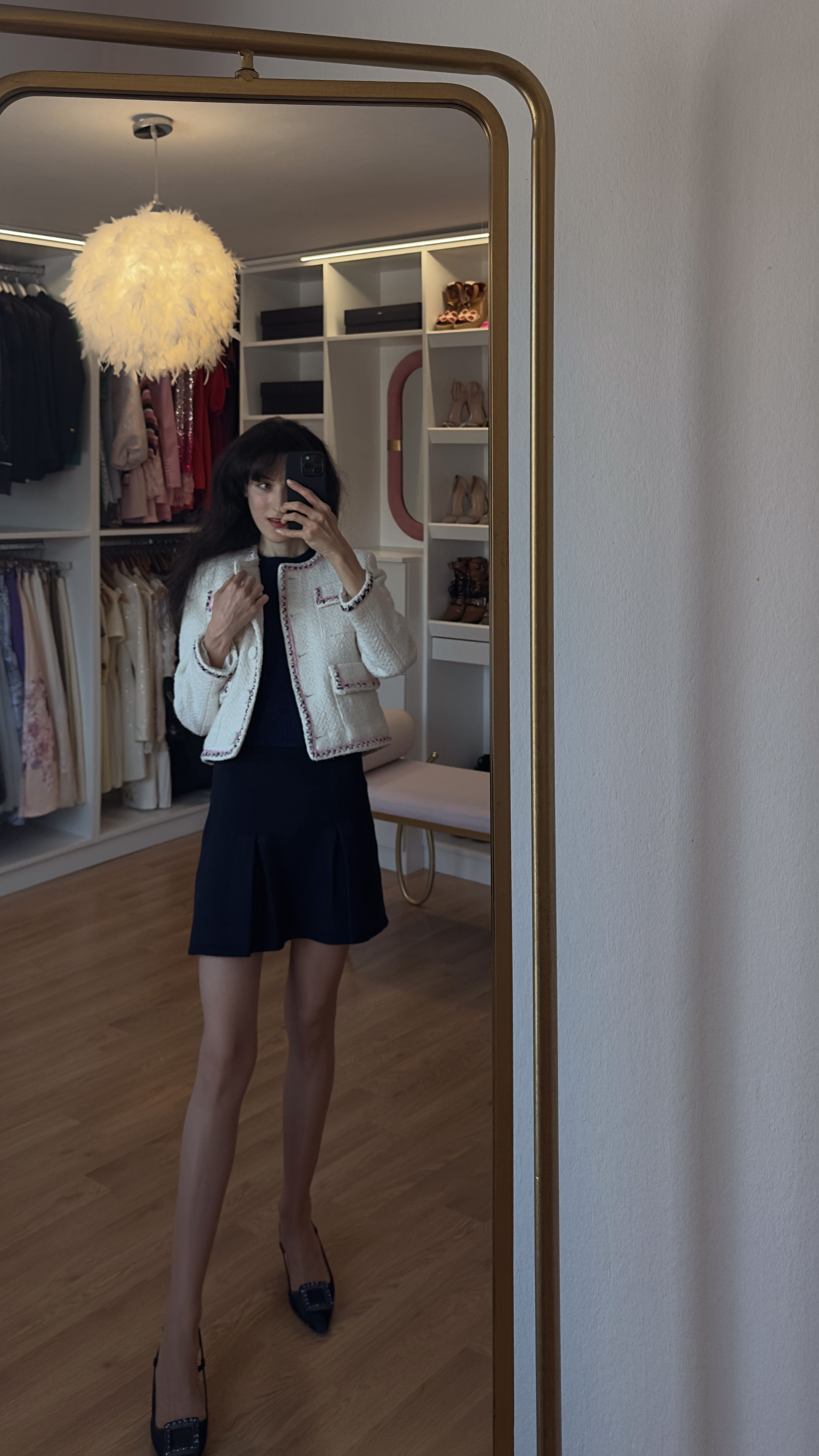 looks femininos, feminino elegante, look basico, estilo elegante, looks basicos, casual chique, look casual feminino, looks femininos estilosos, spring, spring inspo, spring fashion, casual, spring outfits, european outfits, europe spring outfits, 
cropped tweed jacket outfit, white tweed jacket black dress, Chanel inspired jacket, mini black dress tweed, denim kitten heel slingbacks, spring 2026 fashion, classic French style, sophisticated spring look, preppy elegant outfit, cropped jacket styling, little black dress tweed jacket, old money aesthetic, refined spring outfit, feminine chic look, contemporary French style, effortless elegance, spring occasion outfit, sophisticated femininity, modern classic style 

 #LTKNYFW #LTKValentine #LTKootd