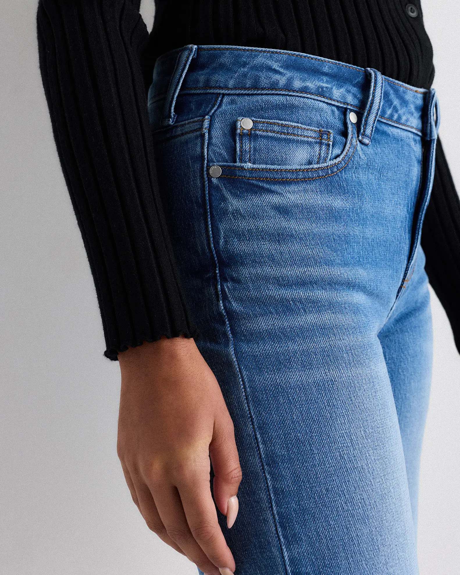 Luna Stretch Relaxed Straight Jeans in Atlantic Blue | Quince