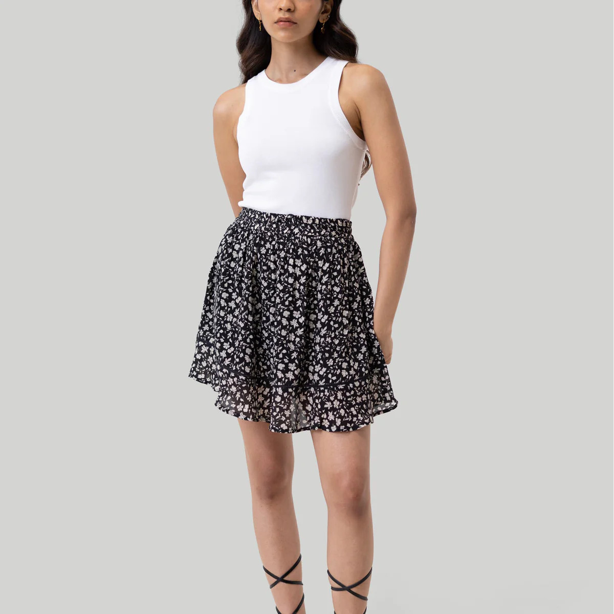 Short Floral Skirt in Black with Drawstring - Reistor | Reistor (US)