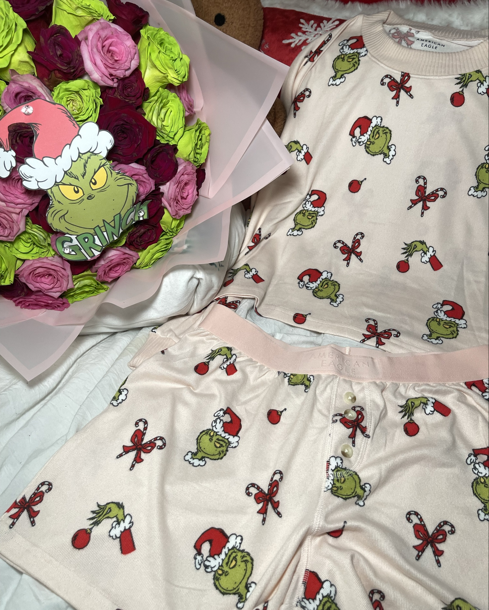 CUTE GRINCH CANDY CANE PJS FOR THE HOLIDAYS🎀💕🎅🏼✨

#LTKGiftGuide #LTKHoliday #LTKSaleAlert