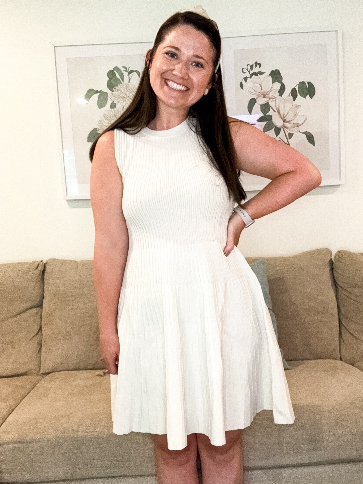 Sweater dress. White dress. Work wear dress. Work outfit 