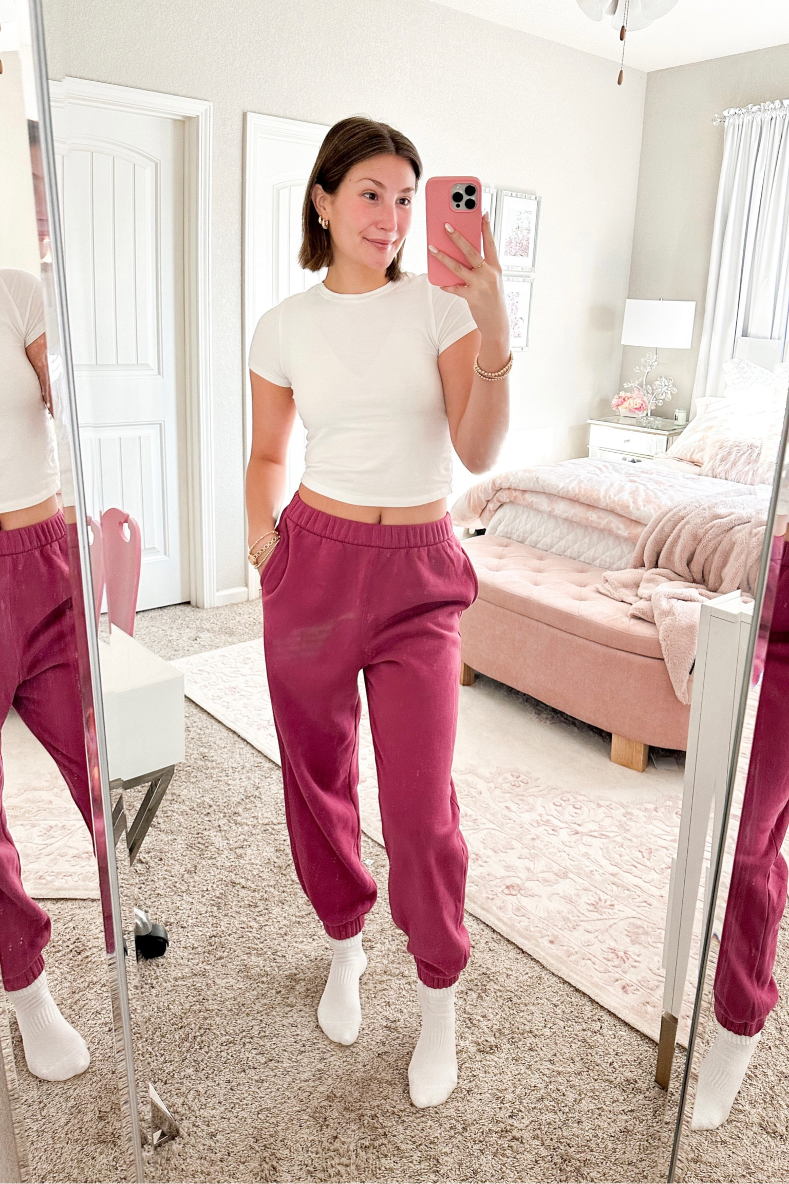 Hollister sweatpant <3 ~Brianna  How to wear sweatpants, Hollister  clothes, Lazy day outfits