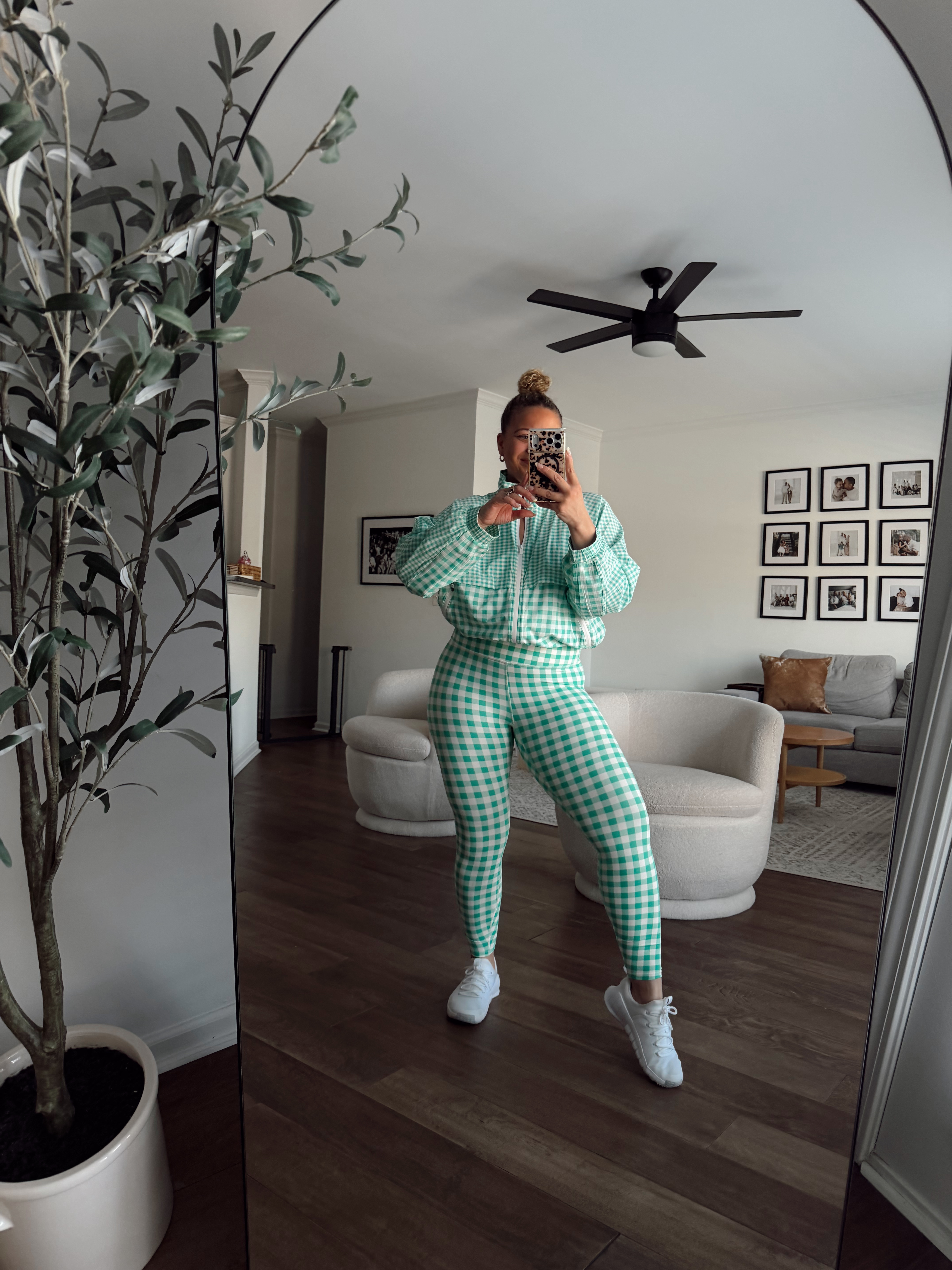 OBSESSED with this gingham set!!! wearing L in the leggings and XL in the jacket 

 