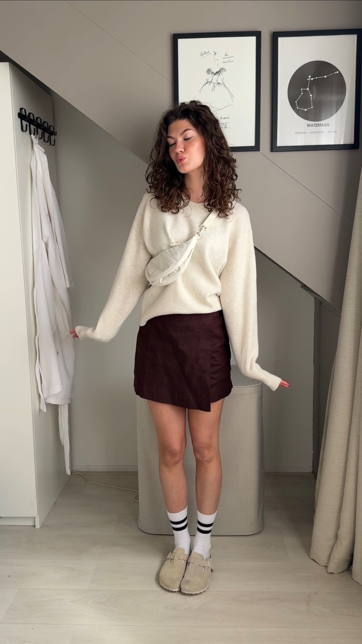 what to wear with 20°C?

🏷️ linnen skort, broekrok, pullover, white, brown, chocolate, chocolade bruin, birkenstocks, sporty, casual, ootd, outfit, spring summer 2025, lente, voorjaar, fannypack, festival tas, festival outfit 

#LTKeurope #LTKsummer #LTKnederlands