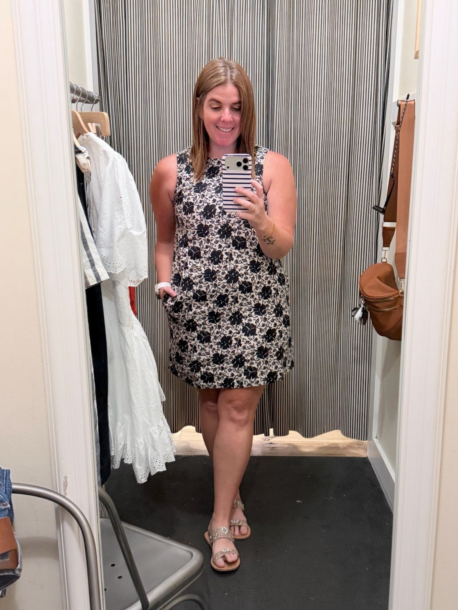 LTK x Madewell Sale! 

A Madewell linen shift dress is one of my favorite dresses for the summer! The dress runs TTS, comes in a few color options and is 20% off during the sale!

#LTKxMadewell #LTKSaleAlert #LTKMidsize