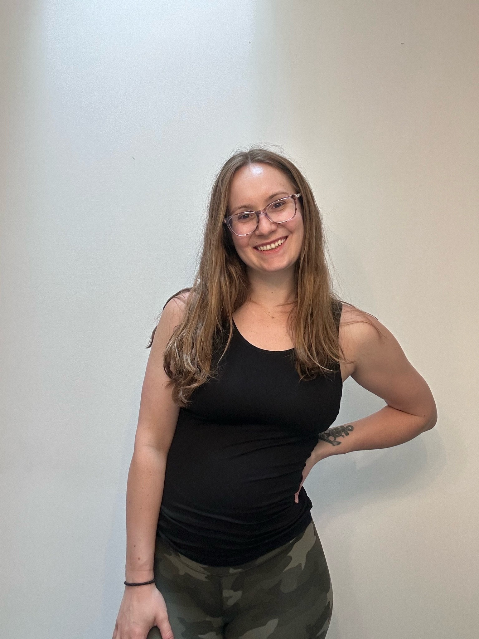 Casual, comfy, and put together 🤍

Today’s outfit is all about easy staples that still feel cute ✨ This black tank with a built-in bra is doing all the work—so flattering, supportive, and perfect for everyday wear. Paired it with my go-to camo leggings for that laid-back, sporty vibe 🙌

Effortless mom-on-the-go / errand-running / lounge but make it cute energy 💅

#LTKmomlife #LTKActive #LTKootd