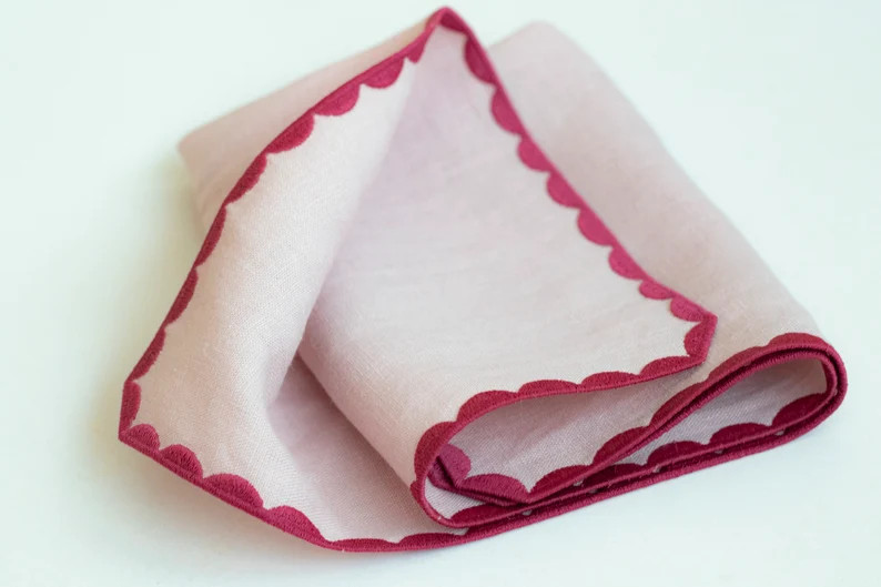 Pastel pink linen cloth scallop napkins set  for table decor set of 2, 4 or 6 | Etsy (ES)