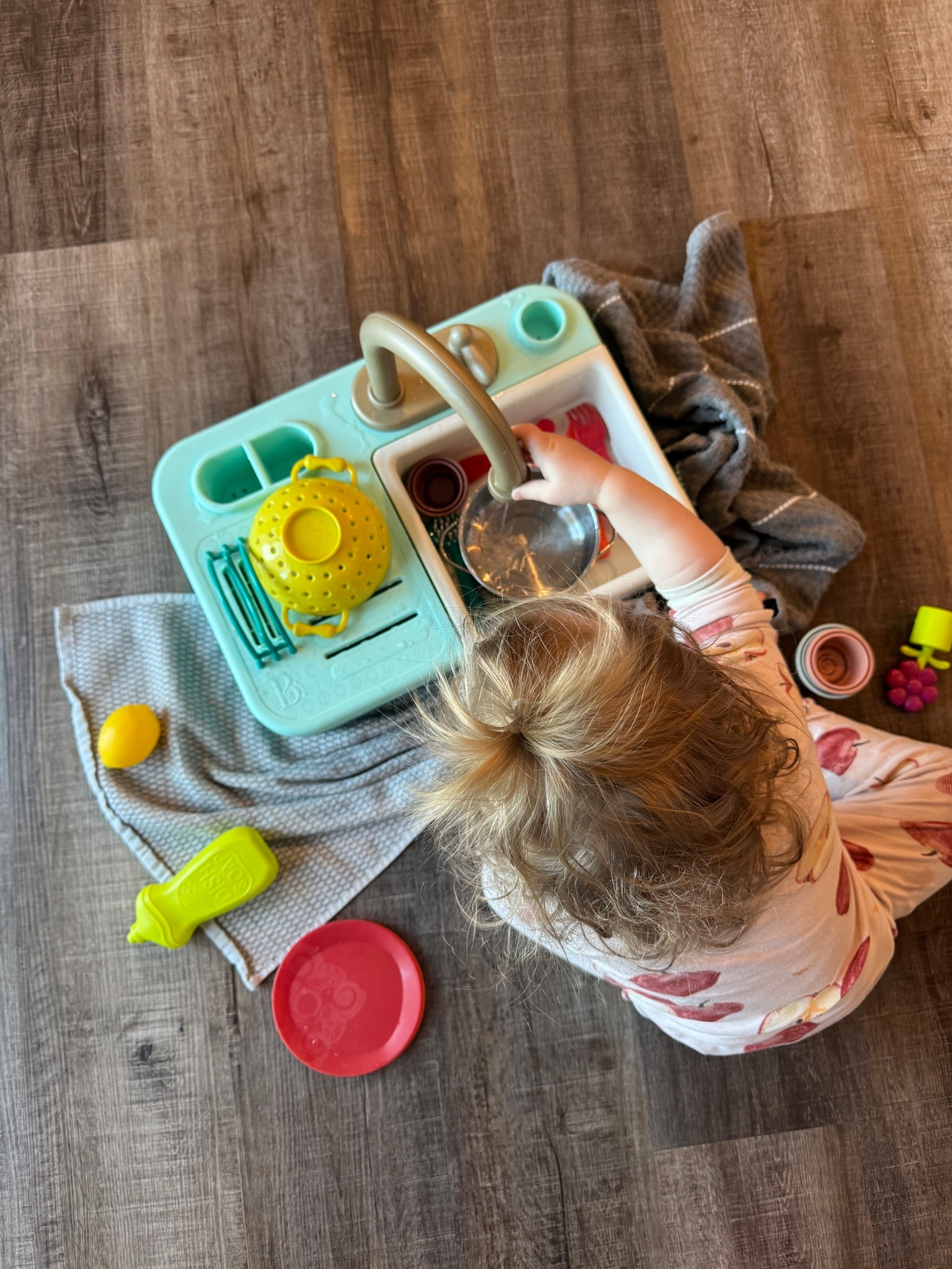 we love this play sink with running water for my toddler! we use it outside during the hot days and inside for a rainy day! comes with so many cute toys to keep your toddler entertained! toddler play indoor toddler play rainy day activities independent play open ended play pretend play washing dishes pretend kitchen water toys toys for toddlers amazon spring sale b. toys 

#LTKKids