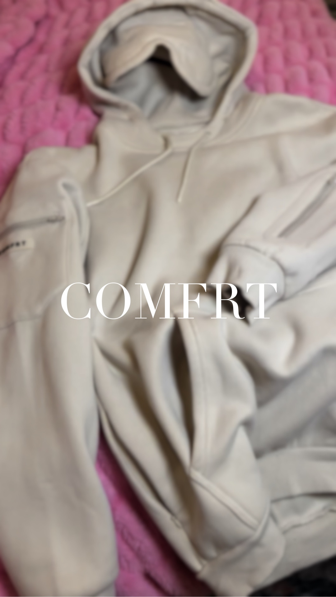 🩷Comfrt airplane mode hoodie is perfect for moms on the go and traveling mamas. Pockets everywhere with secret compartments. The hoodie is oversized and so comfy. Slightly weighted in good comfrt form to give that anti anxiety feeling. 

#LTKActive #LTKTravel #LTKselfcare