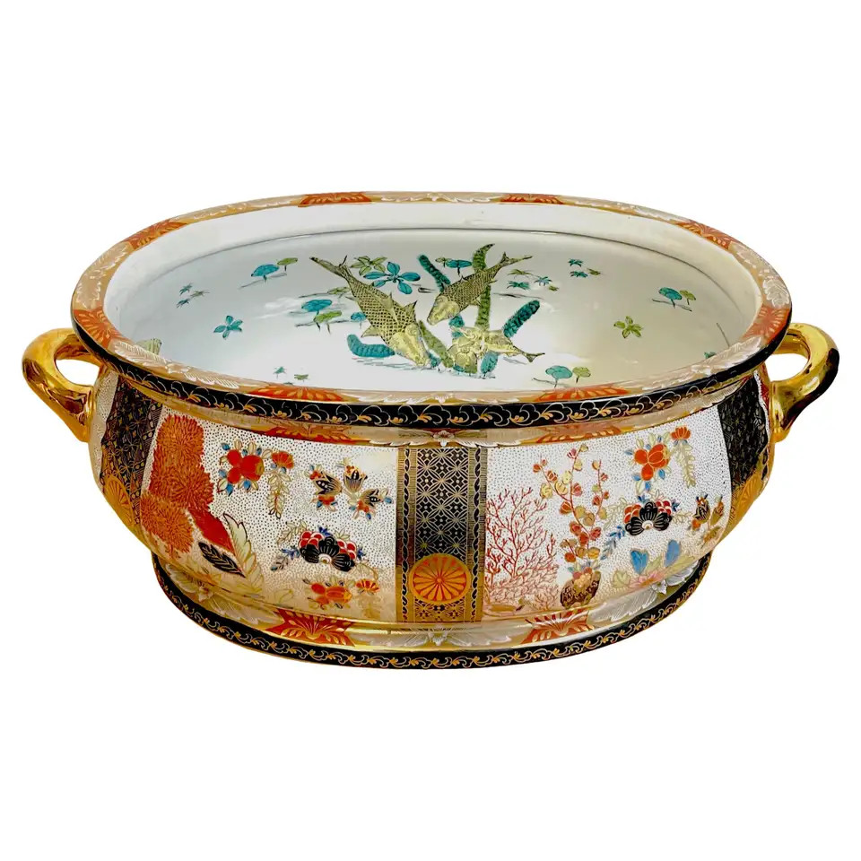 Large Royal Crown Derby Style 'Imari' Pattern Centerpiece | 1stDibs