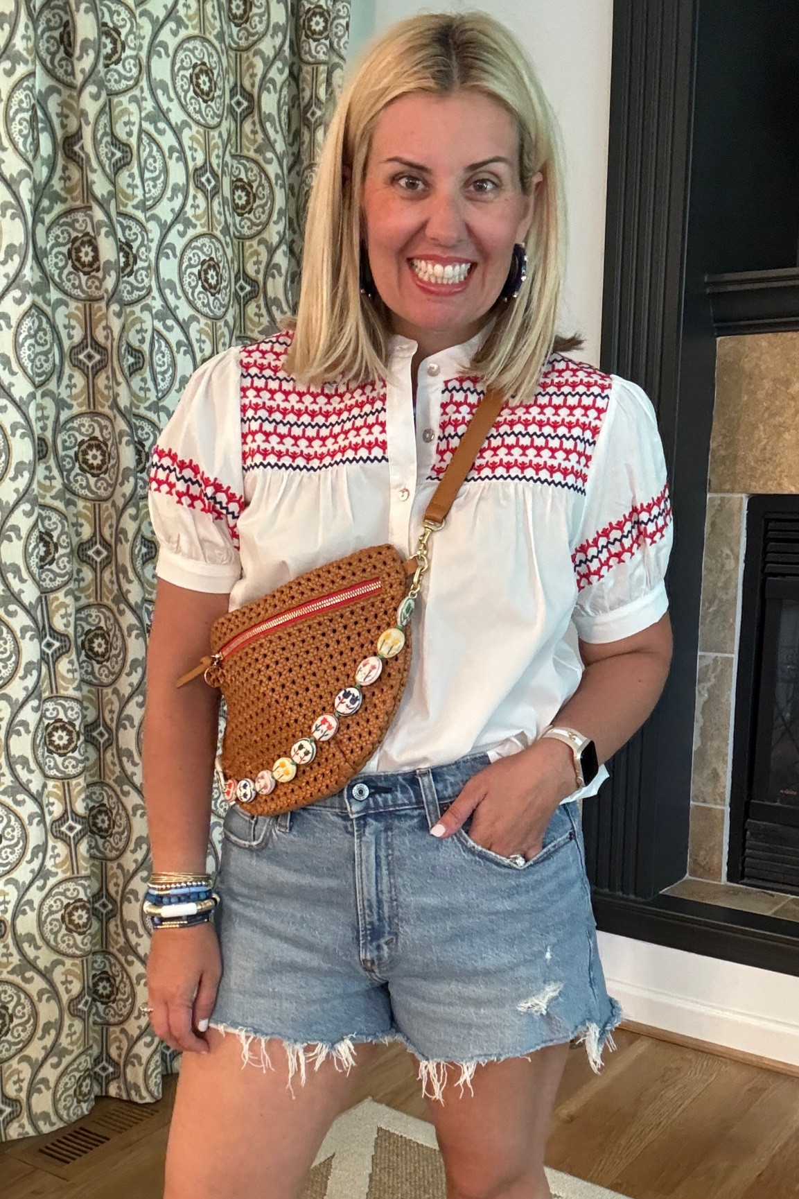 The shorts, the shirt, the bag…. It’s all so good!



#LTKStyleTip #LTKGiftGuide #LTKItBag