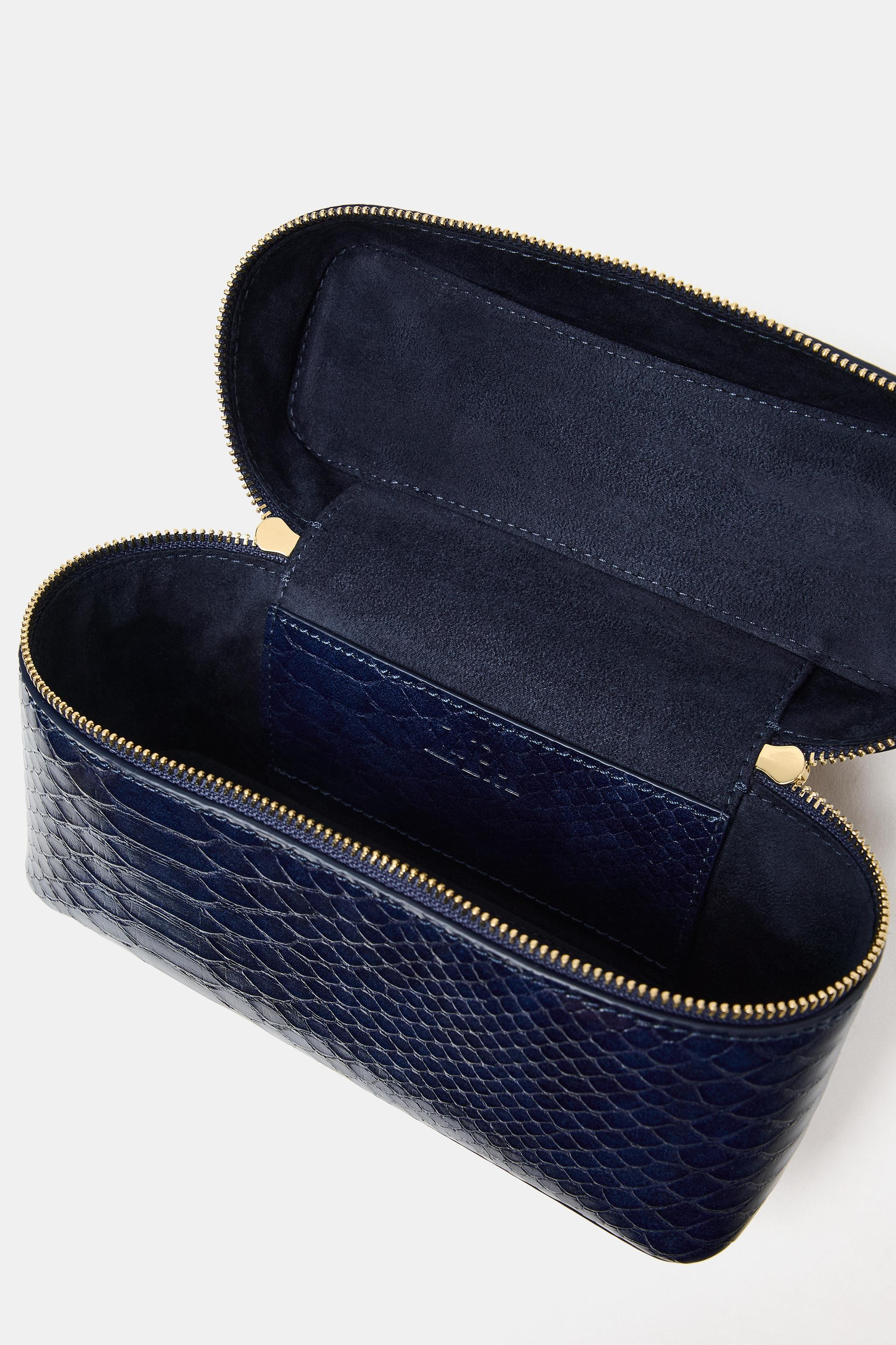 EMBOSSED VANITY BAG | Zara US